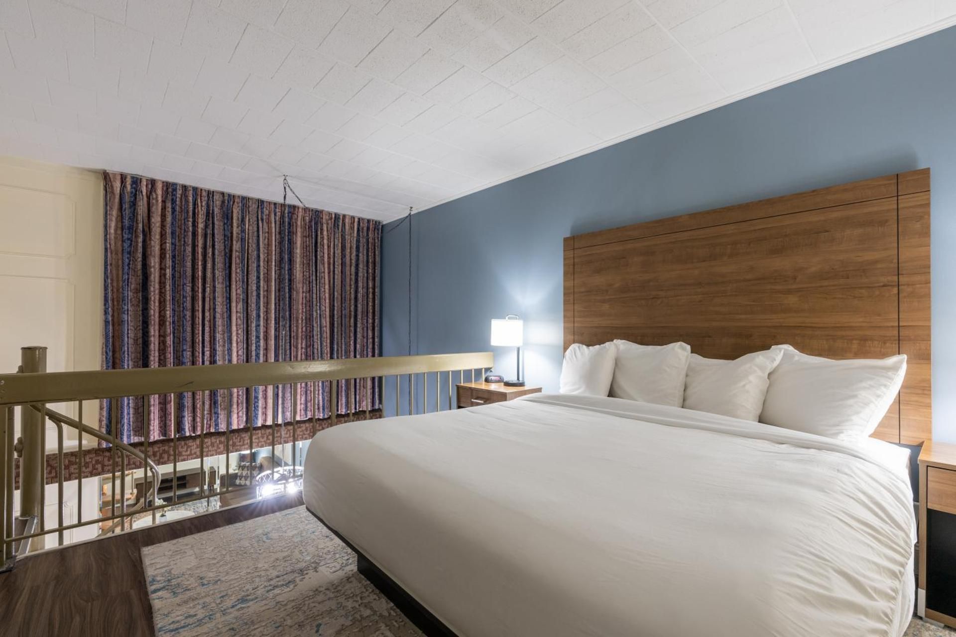 Superior King Suite