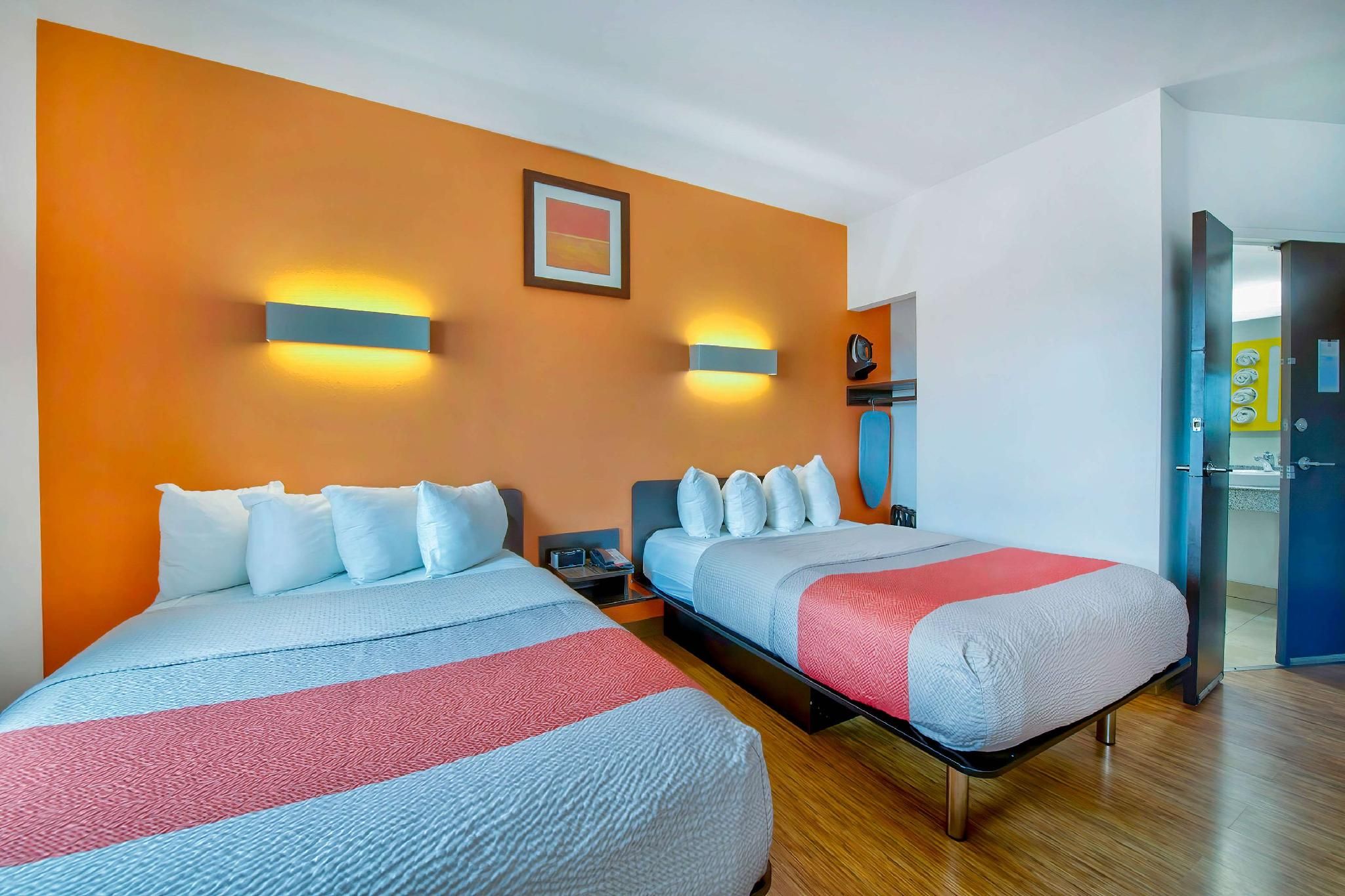 Motel 6 Eagle Pass, TX - Lakeside 2 Full Beds | Non-Smoking