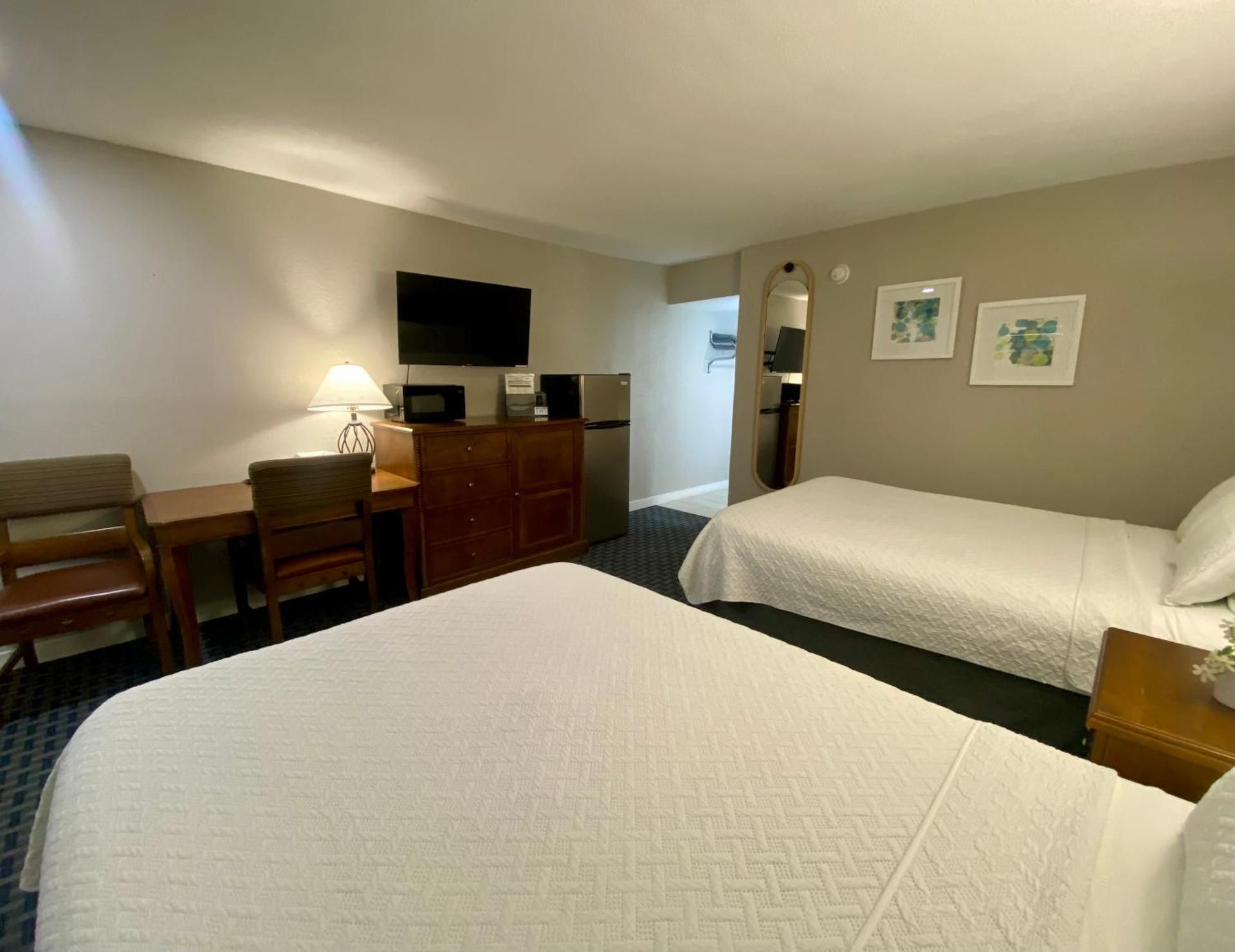 Welcome Inn Deluxe Double Room 2