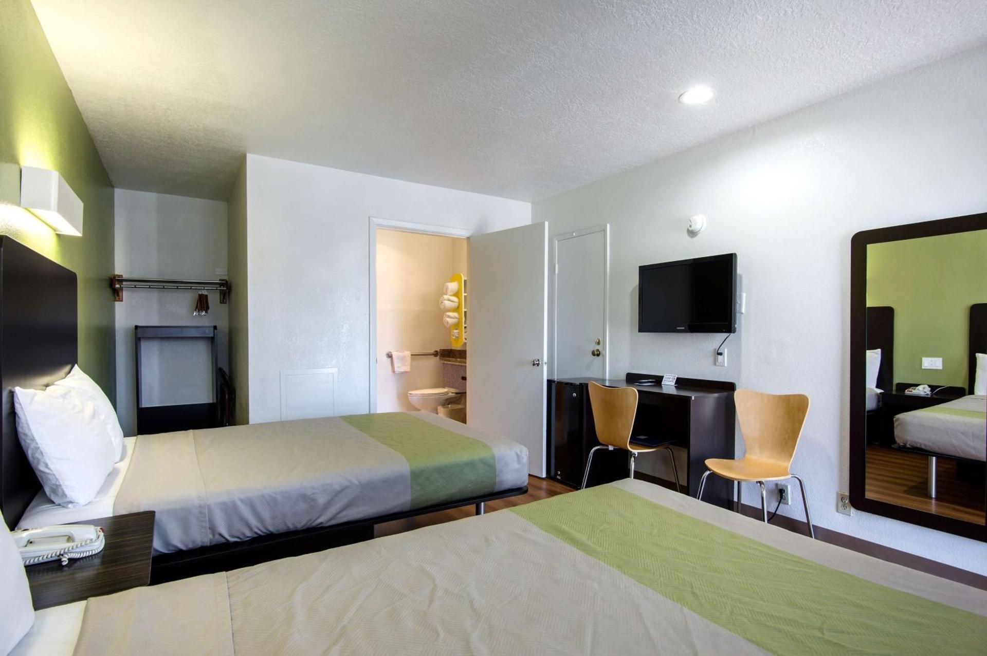 2 FULL BEDS | ACCESSIBLE, NON-SMOKING