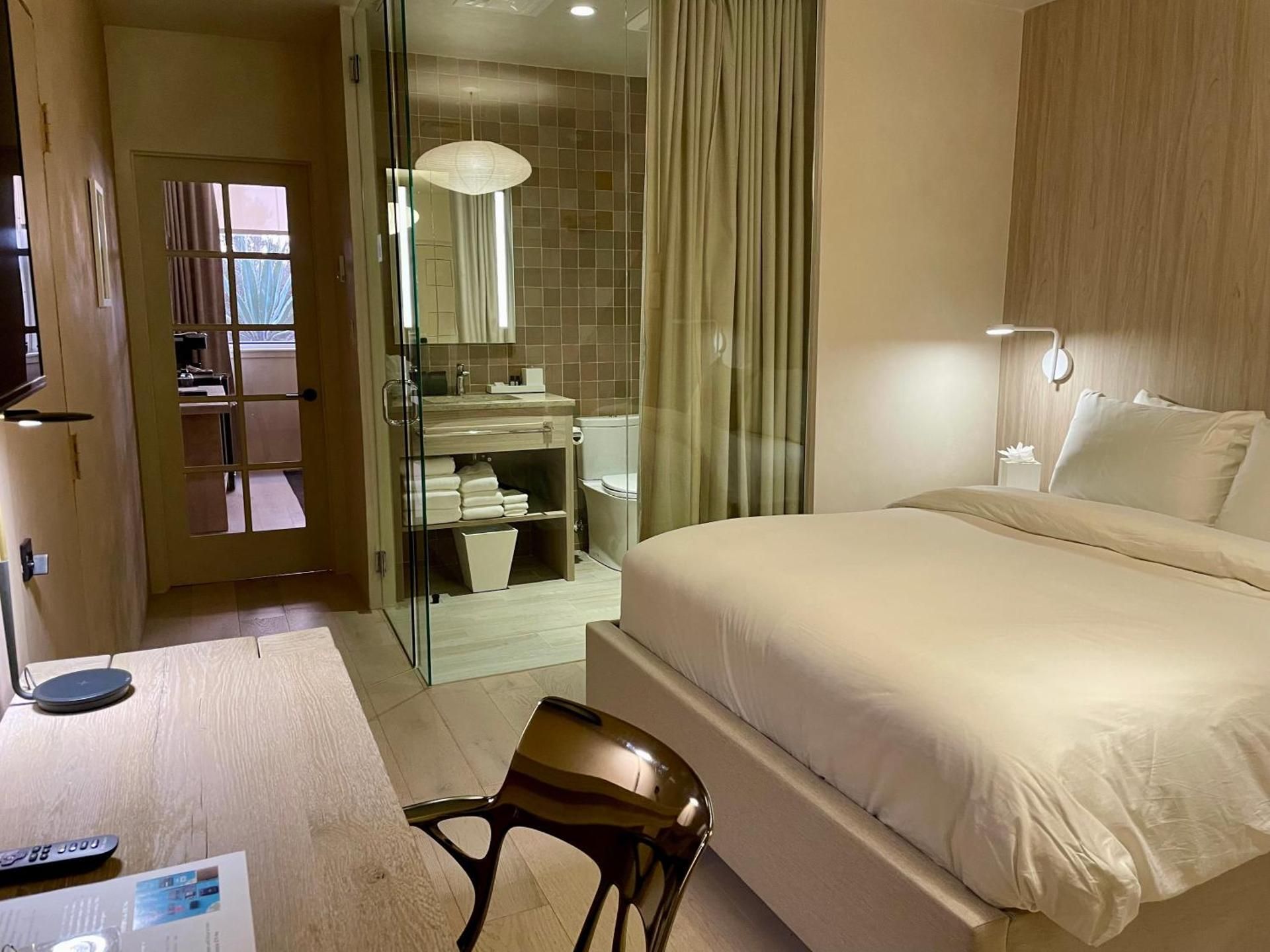 Queen Suite