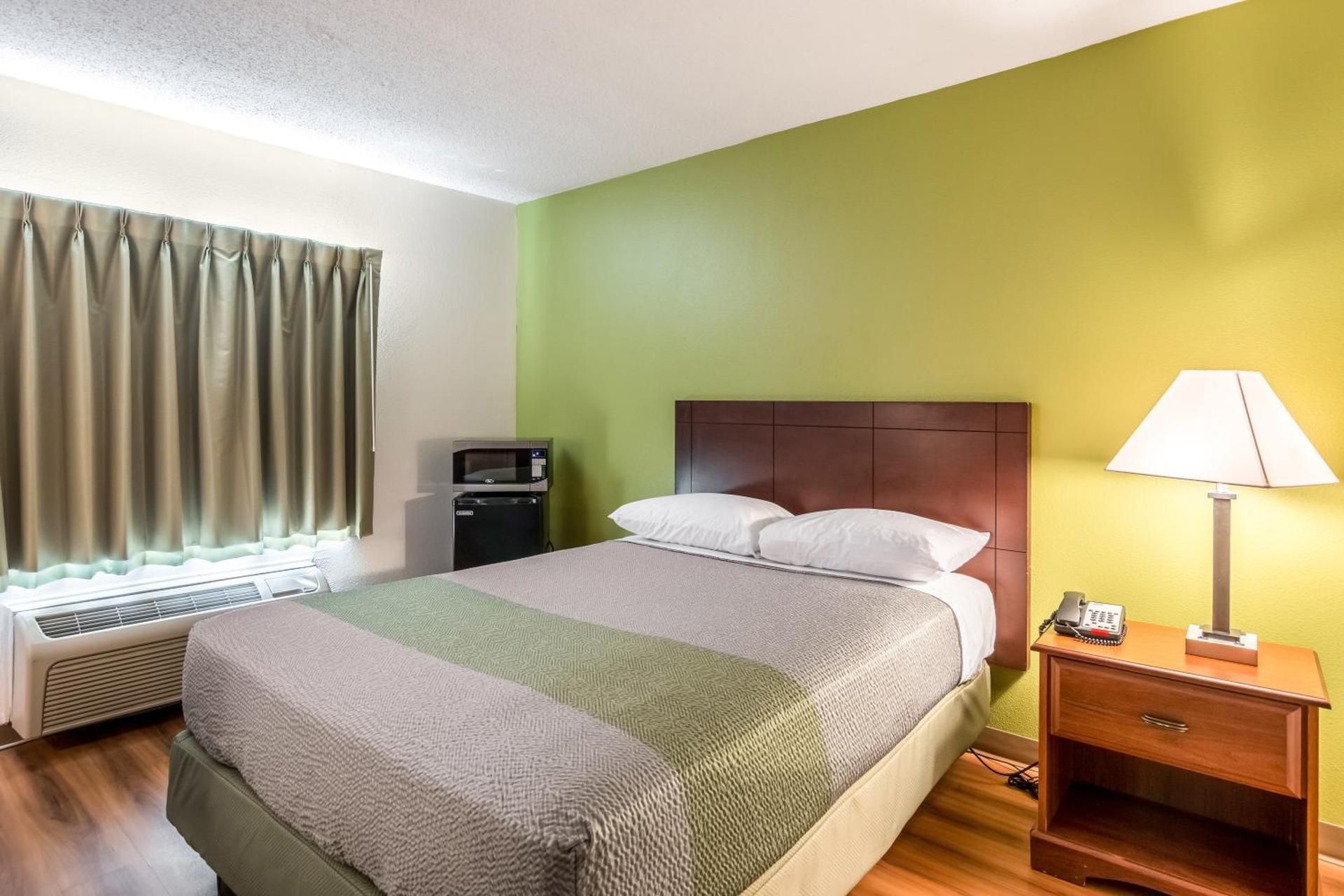Queen Room - with Micro Fridge - Mobility Access-  Non-Smoking