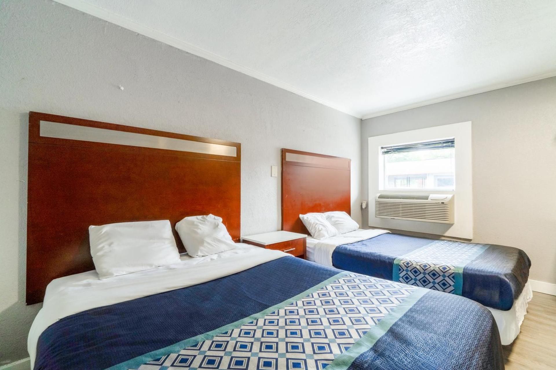 2 Full Beds Non-Smoking