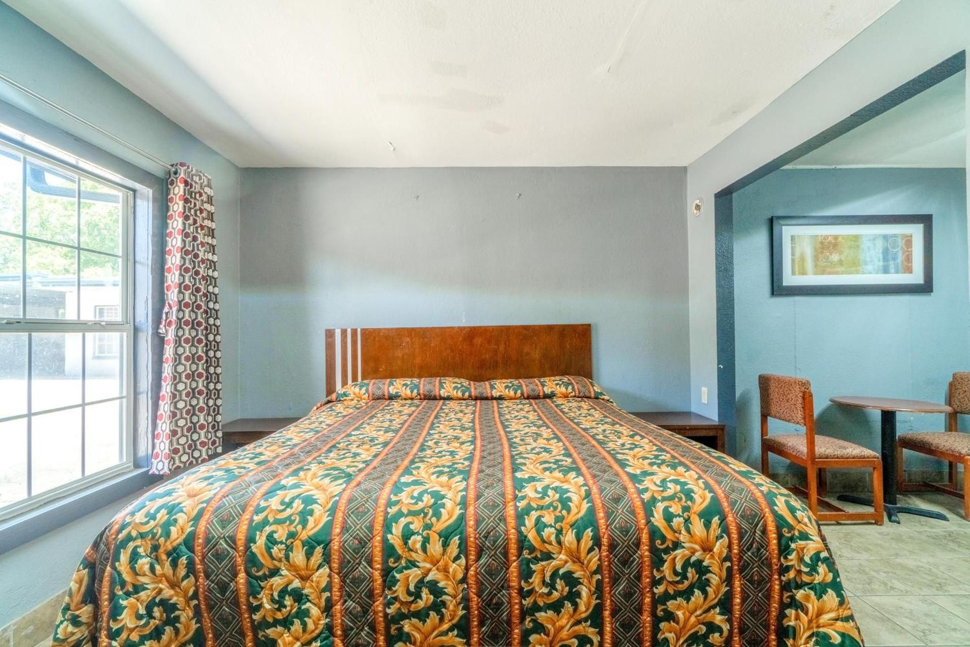 King Bed Non-Smoking