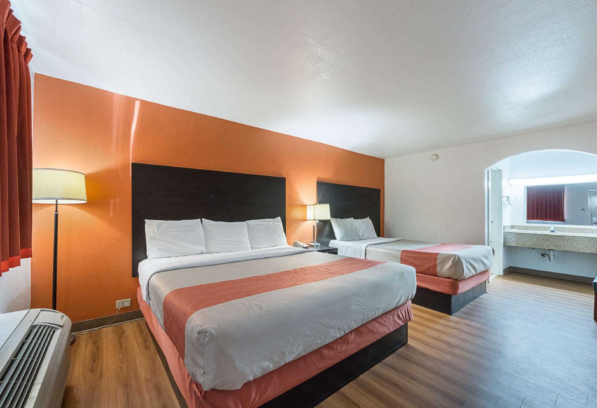 2 Queen Beds | Non-Smoking, Micfridge