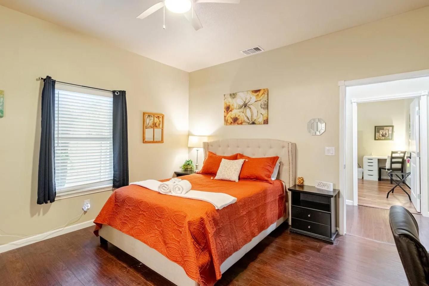 Deluxe King Room