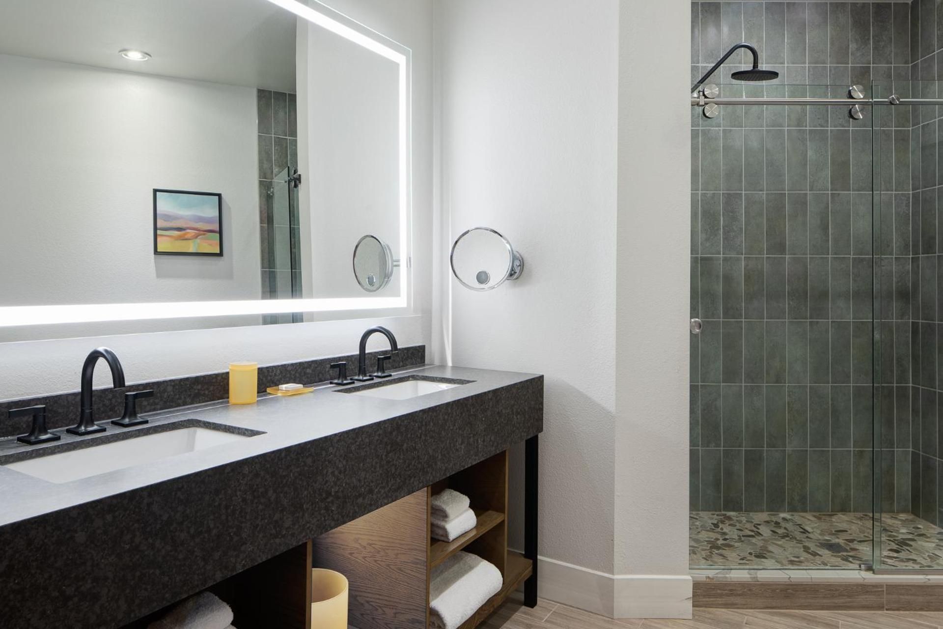 1 Bedroom Junior Suite, 1 King, Sofa bed, River view