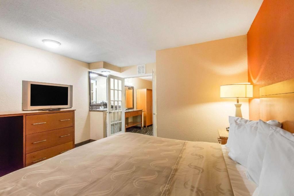 King Suite with Two King Beds