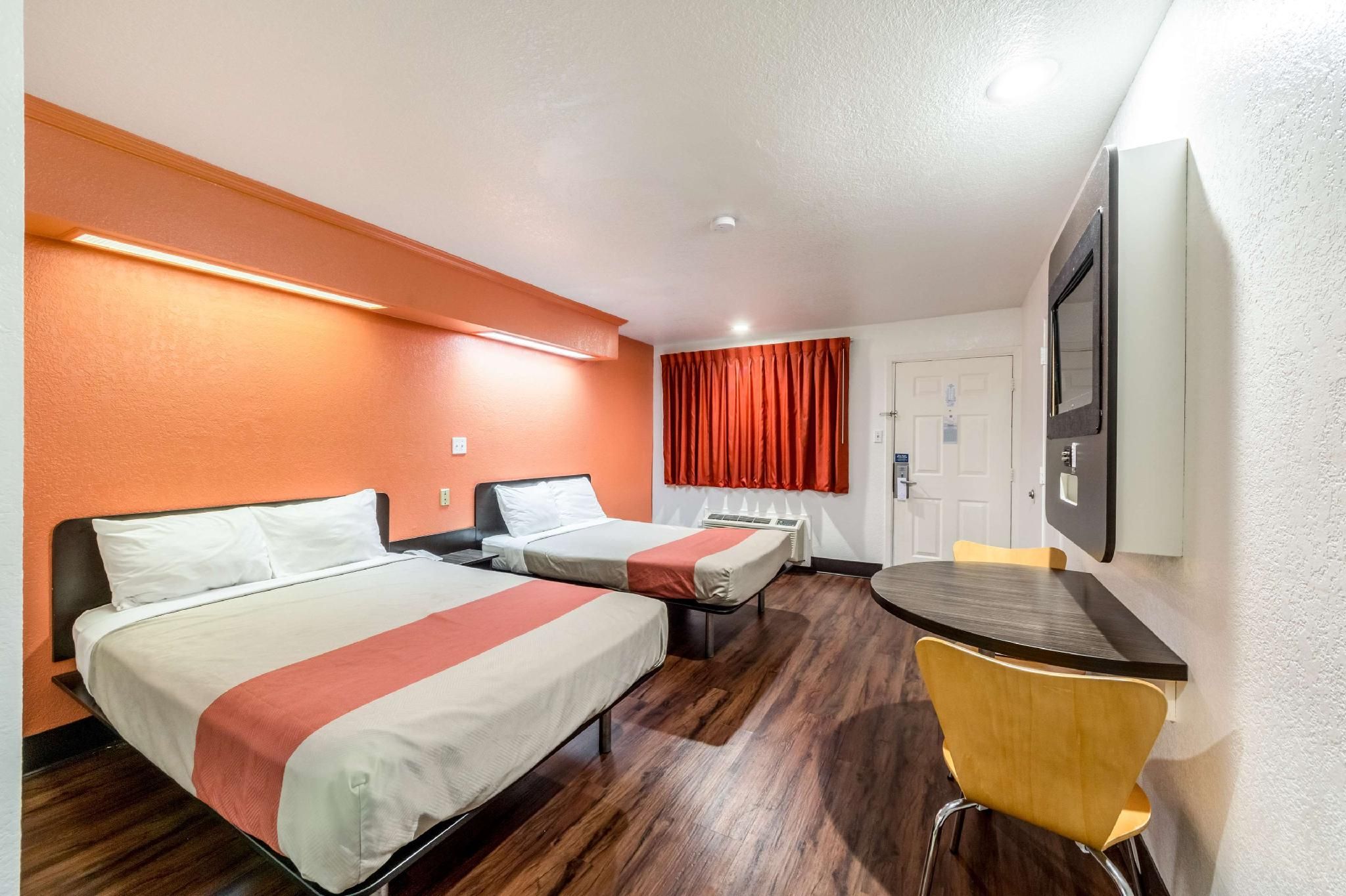 2 Full Beds | Non-Smoking
