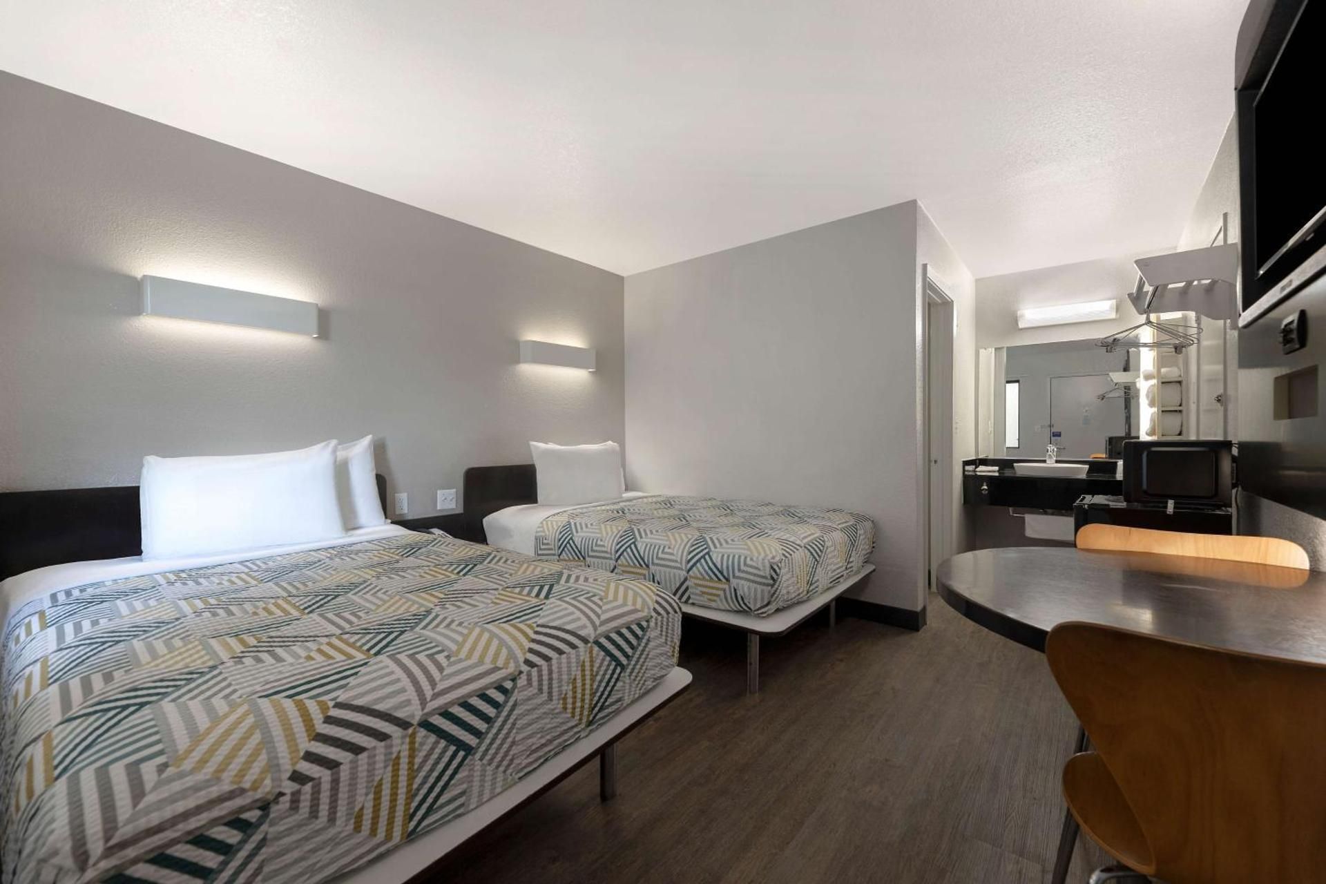 Double Room - Disability Access - Roll In Shower