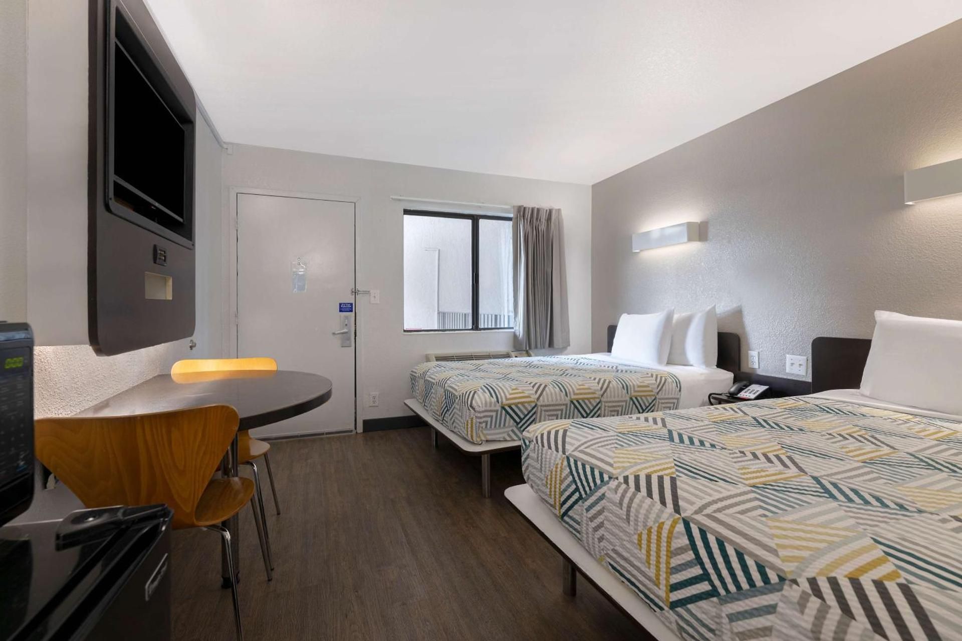 Double Room - Disability Access - Roll In Shower