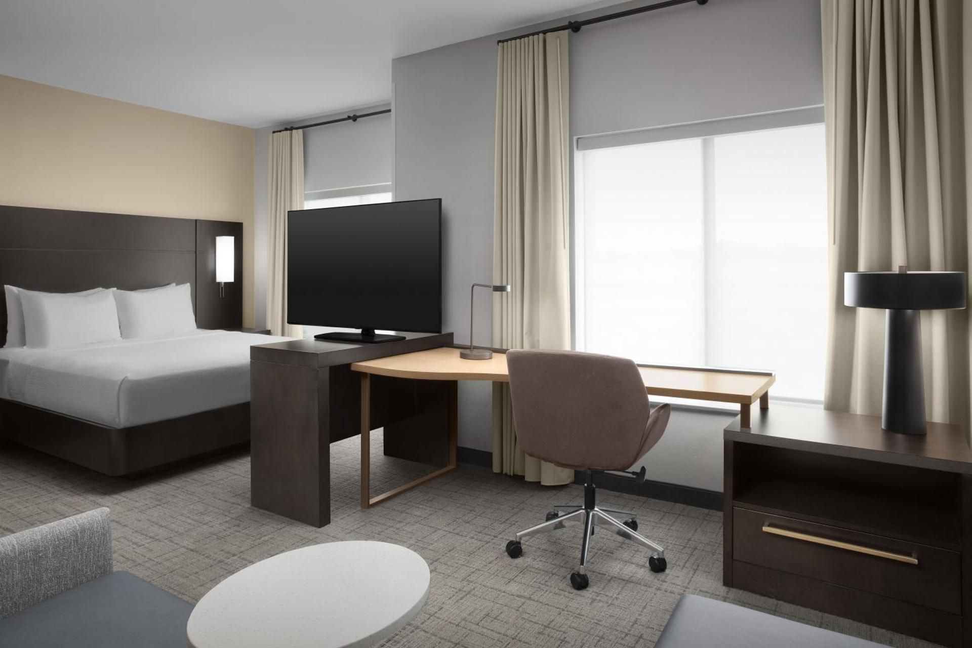 King Studio with Sofa Bed - Hearing Accessible