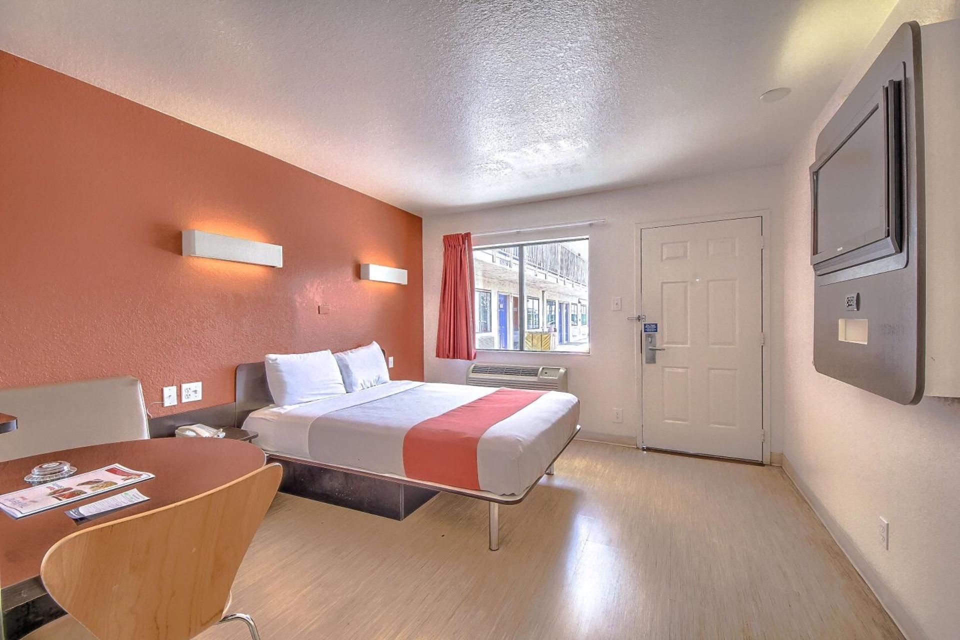 Double Room - Disability Access - Non-Smoking