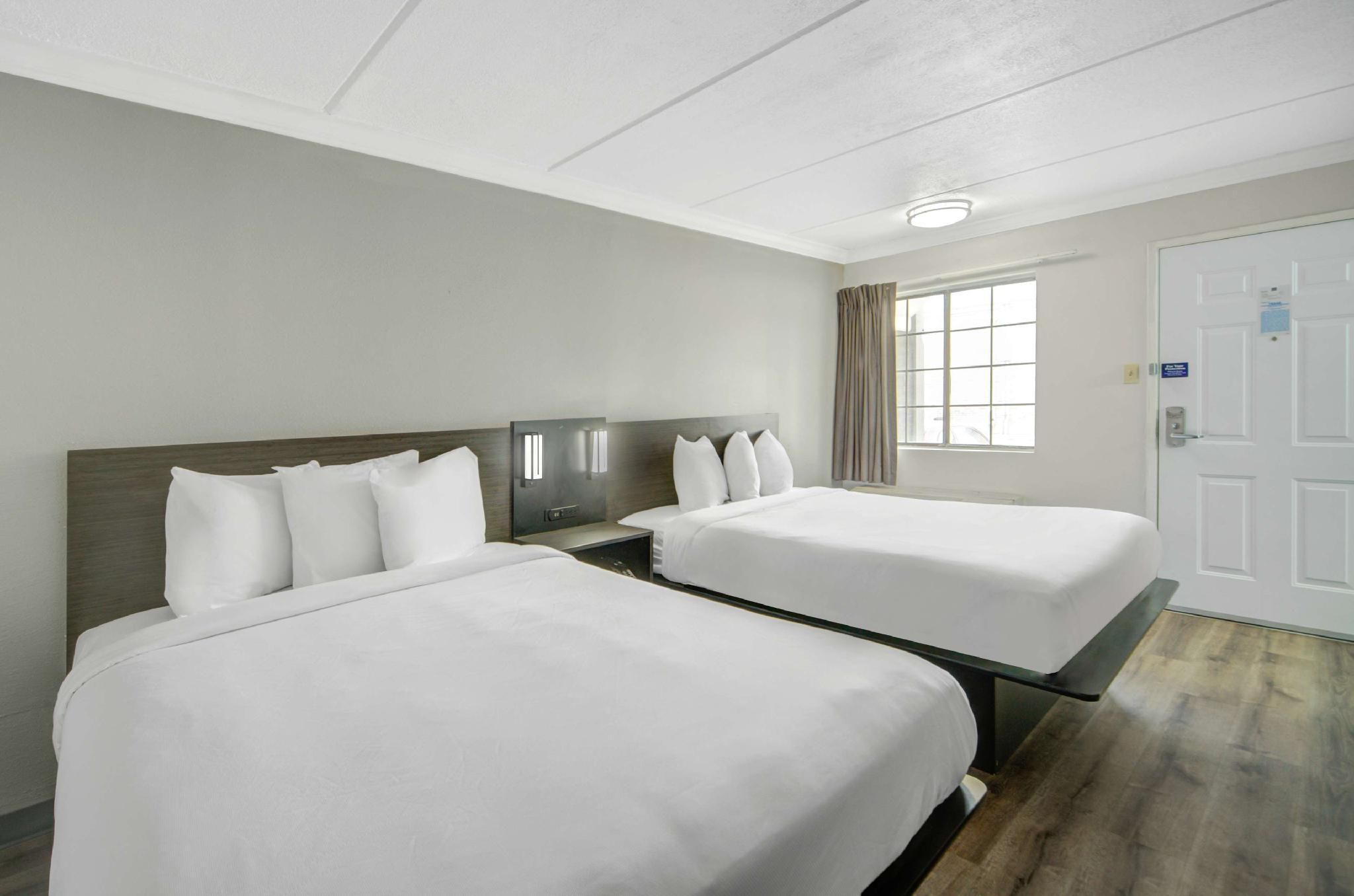 2 Queen Beds | Non-Smoking, Micfridge