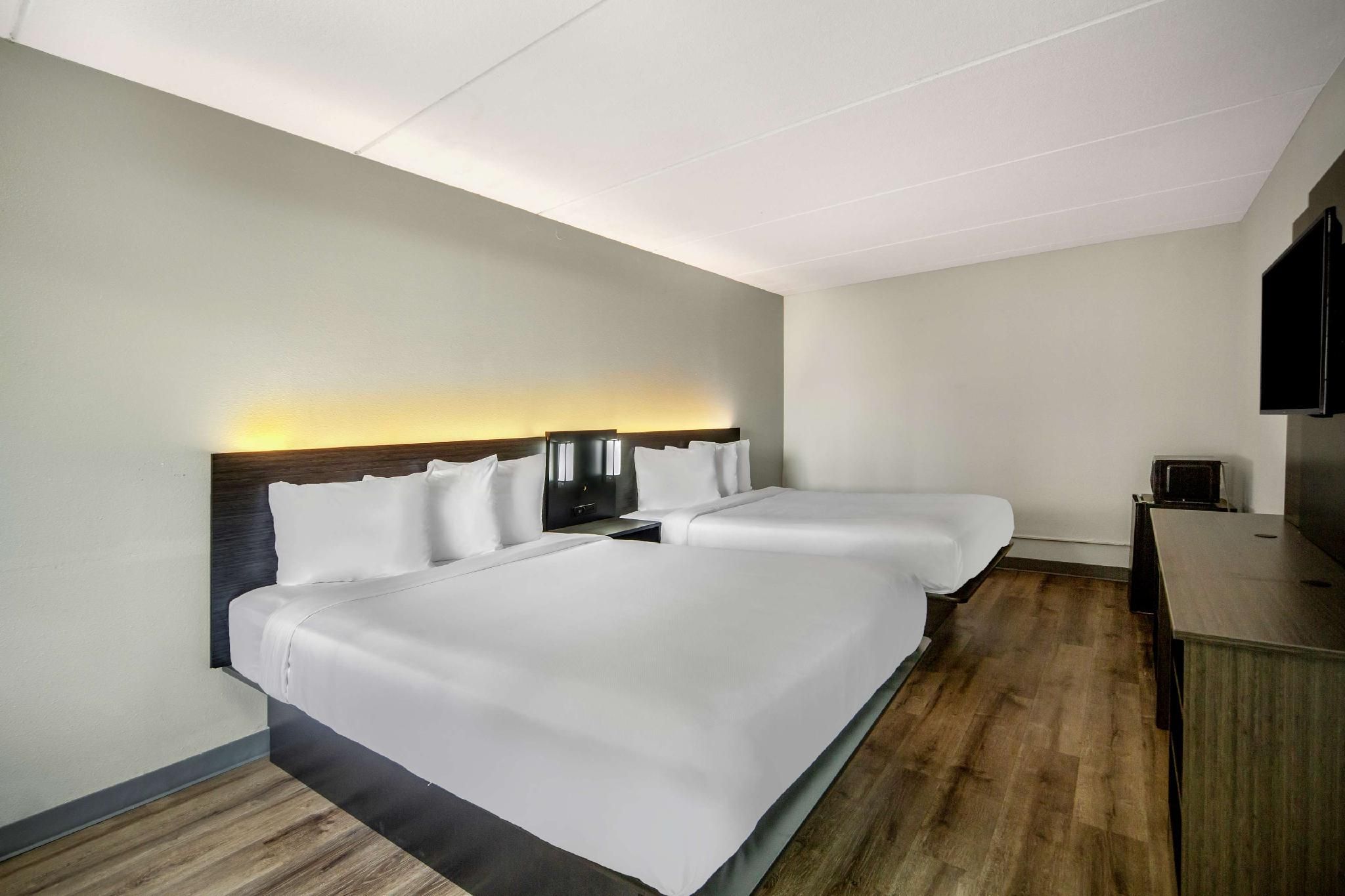2 Queen Beds | Non-Smoking, Micfridge