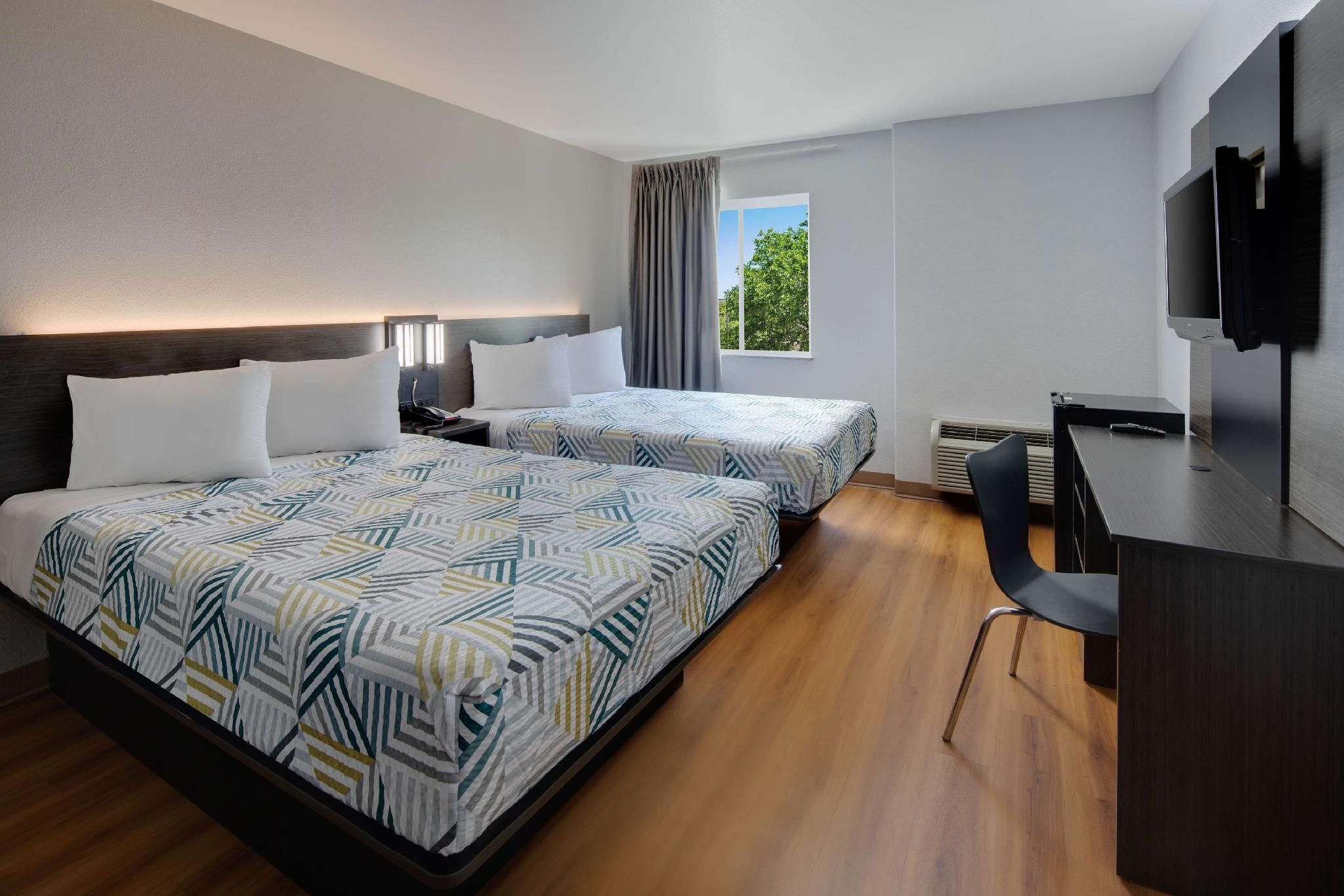 Double Room with Two Double Beds - Non-Smoking