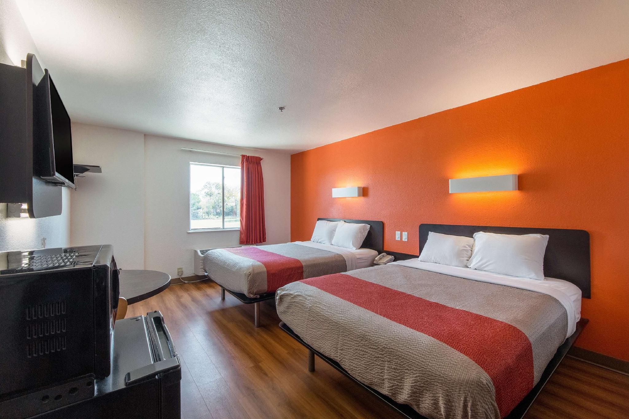 2 Queen Beds | Non-Smoking