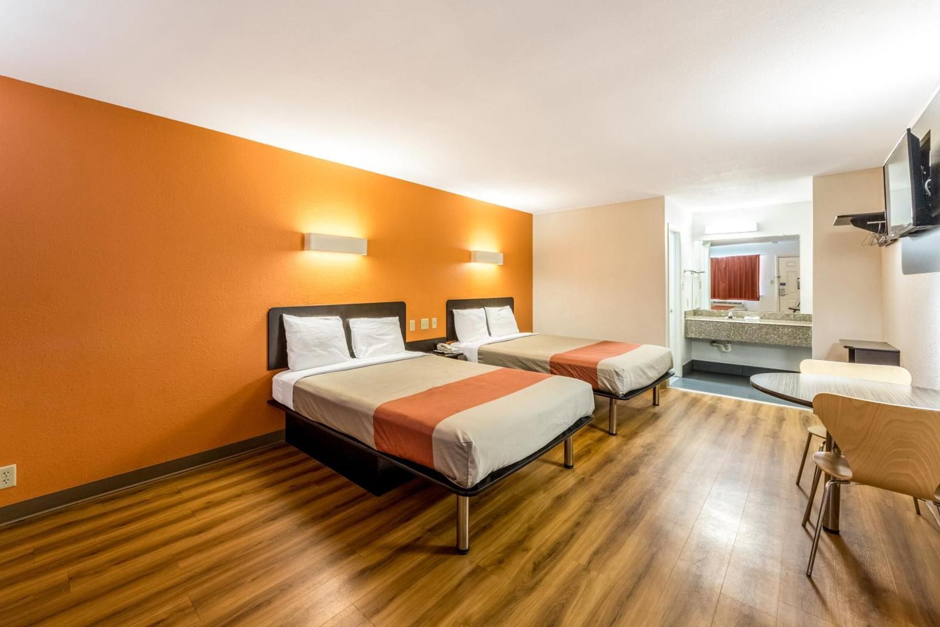 Queen Room with Two Queen Beds - Disability Access - Roll In Shower