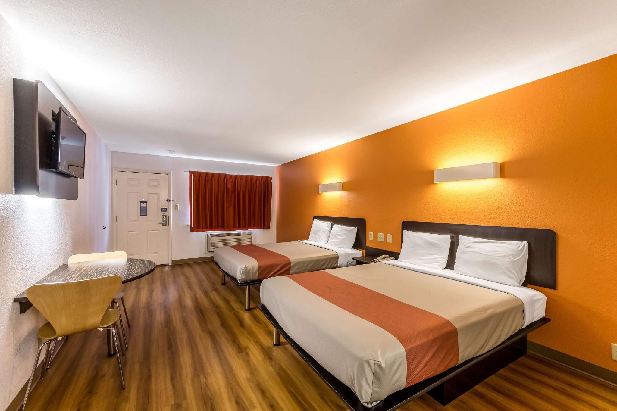 2 Queen Beds |ADA/RI Shower/Non-Smoking