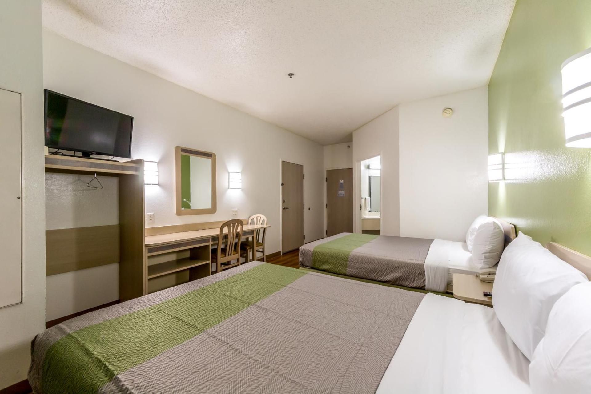 Queen Room with Two Queen Beds - Disability Access - Non-Smoking