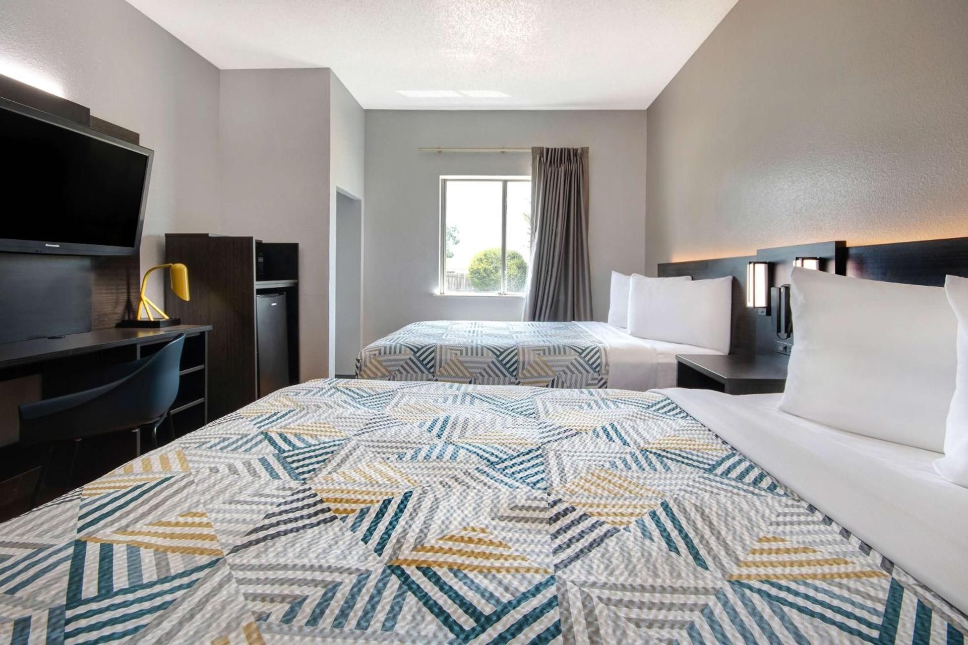 Queen Room with Two Queen Beds - Non-Smoking