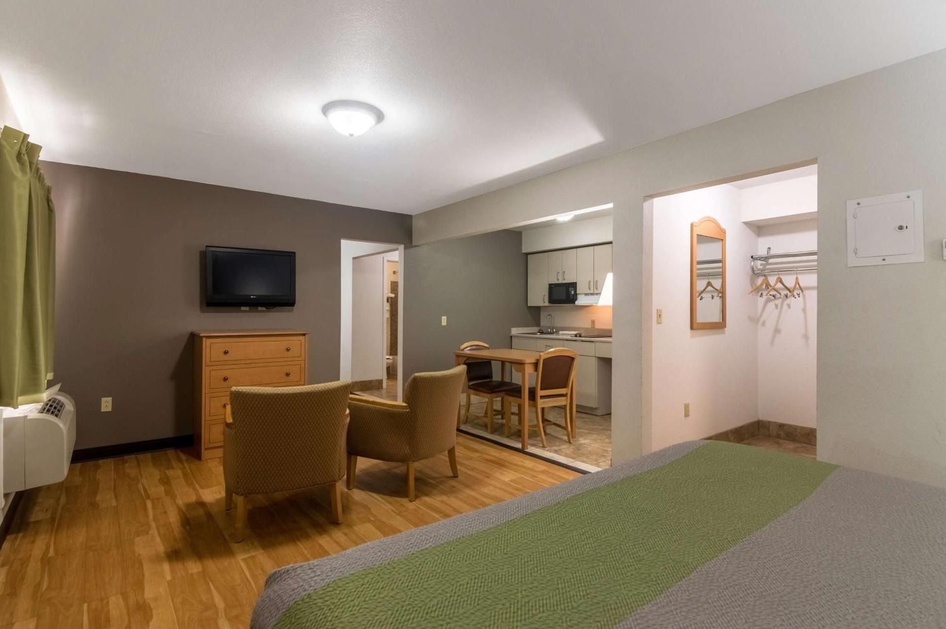 Quadruple Room - Disability Access - Roll in Shower