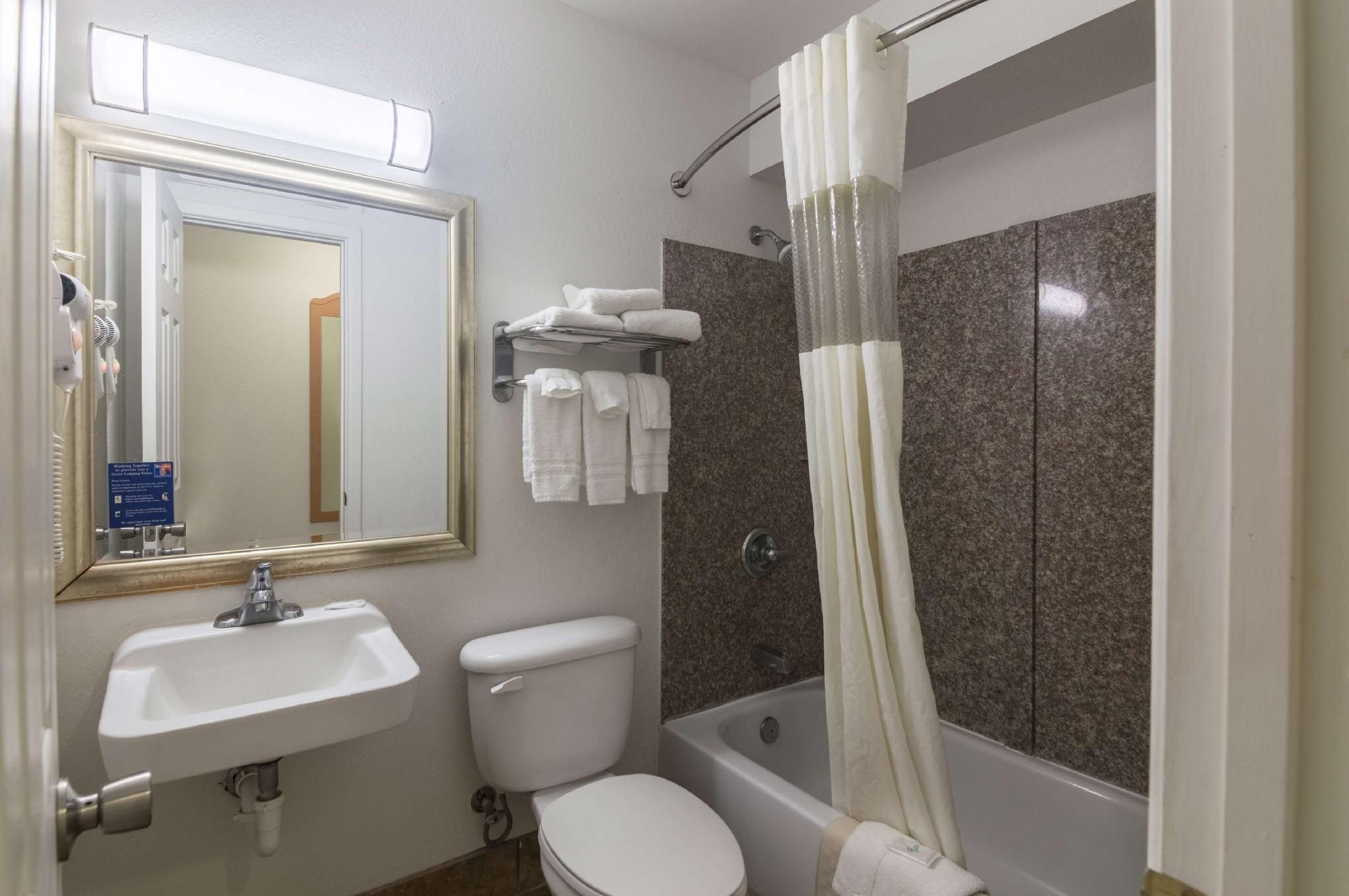 2 KING BEDS | NON-SMOKING, KITCHEN