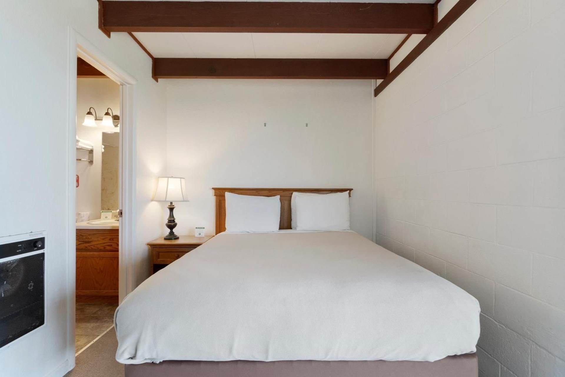Queen Room with Garden View