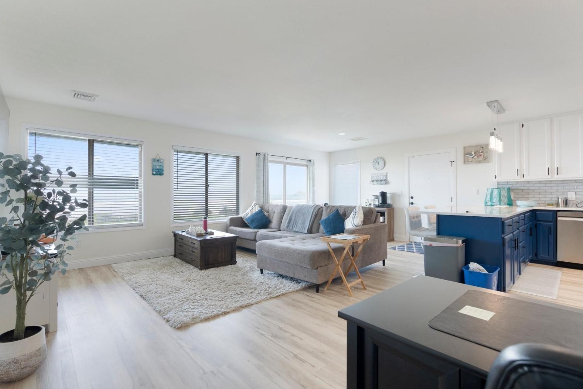 Deluxe Suite with Sea View