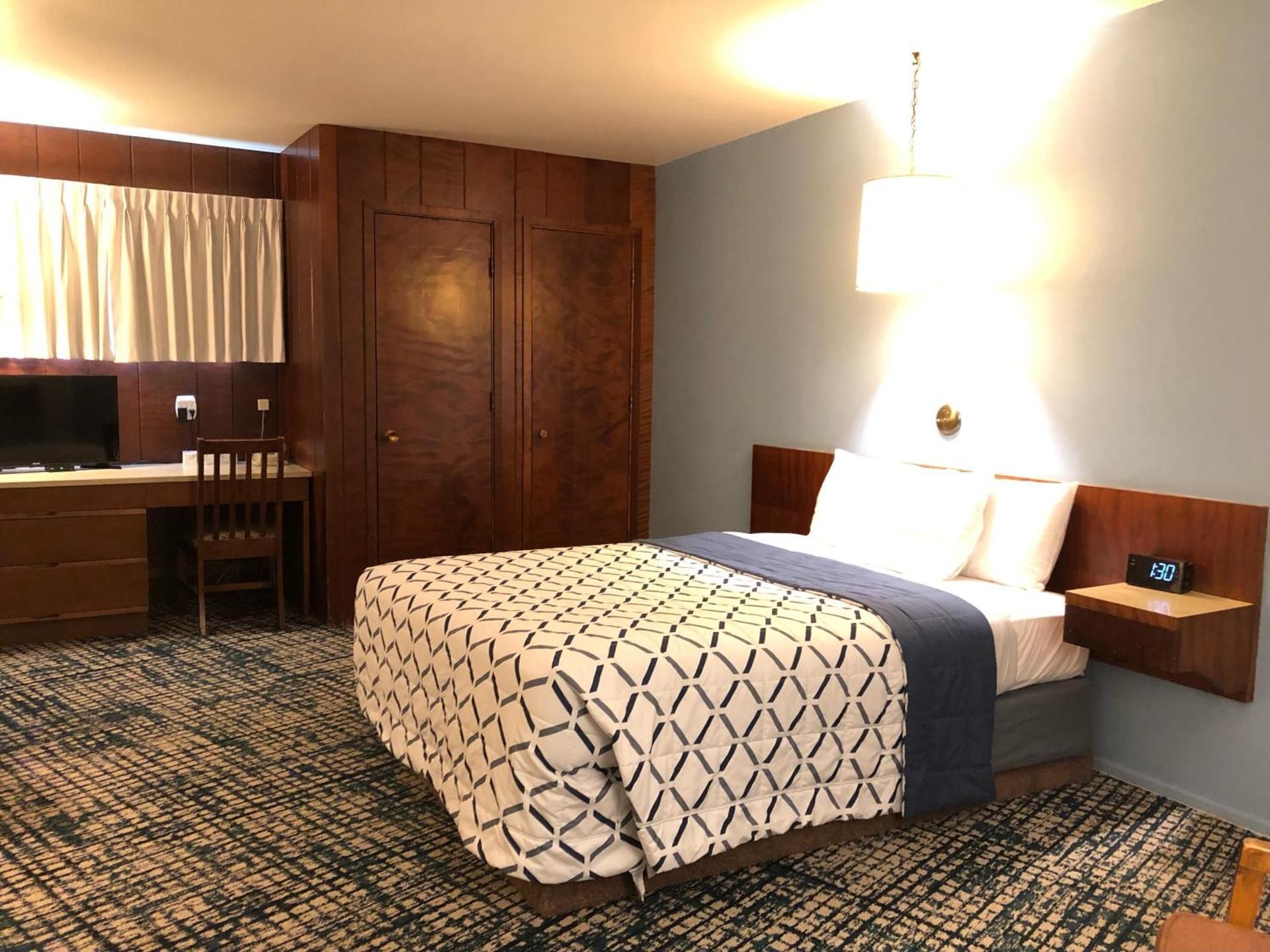 Queen Room