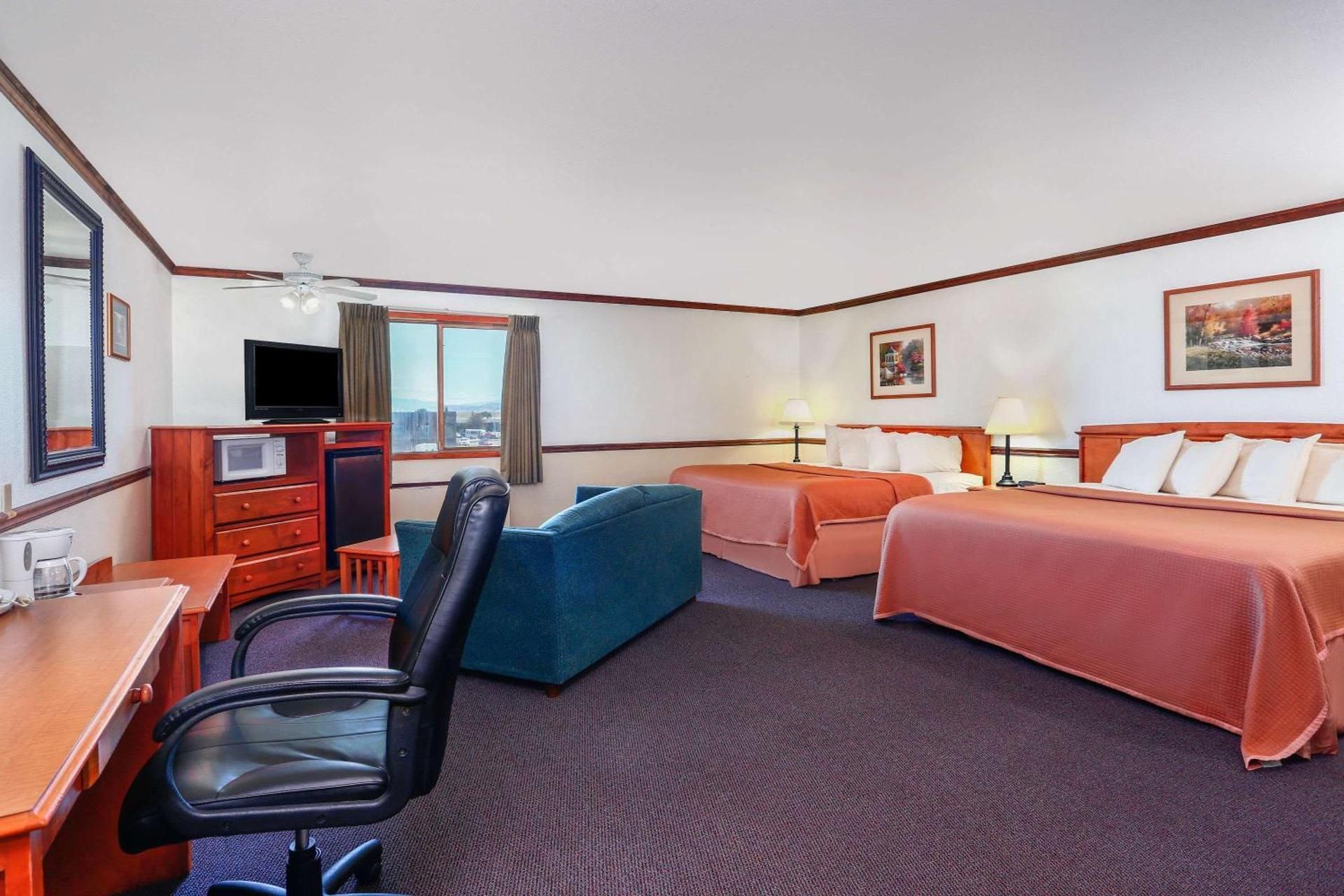 Queen Room with Two Queen Beds - Non-Smoking