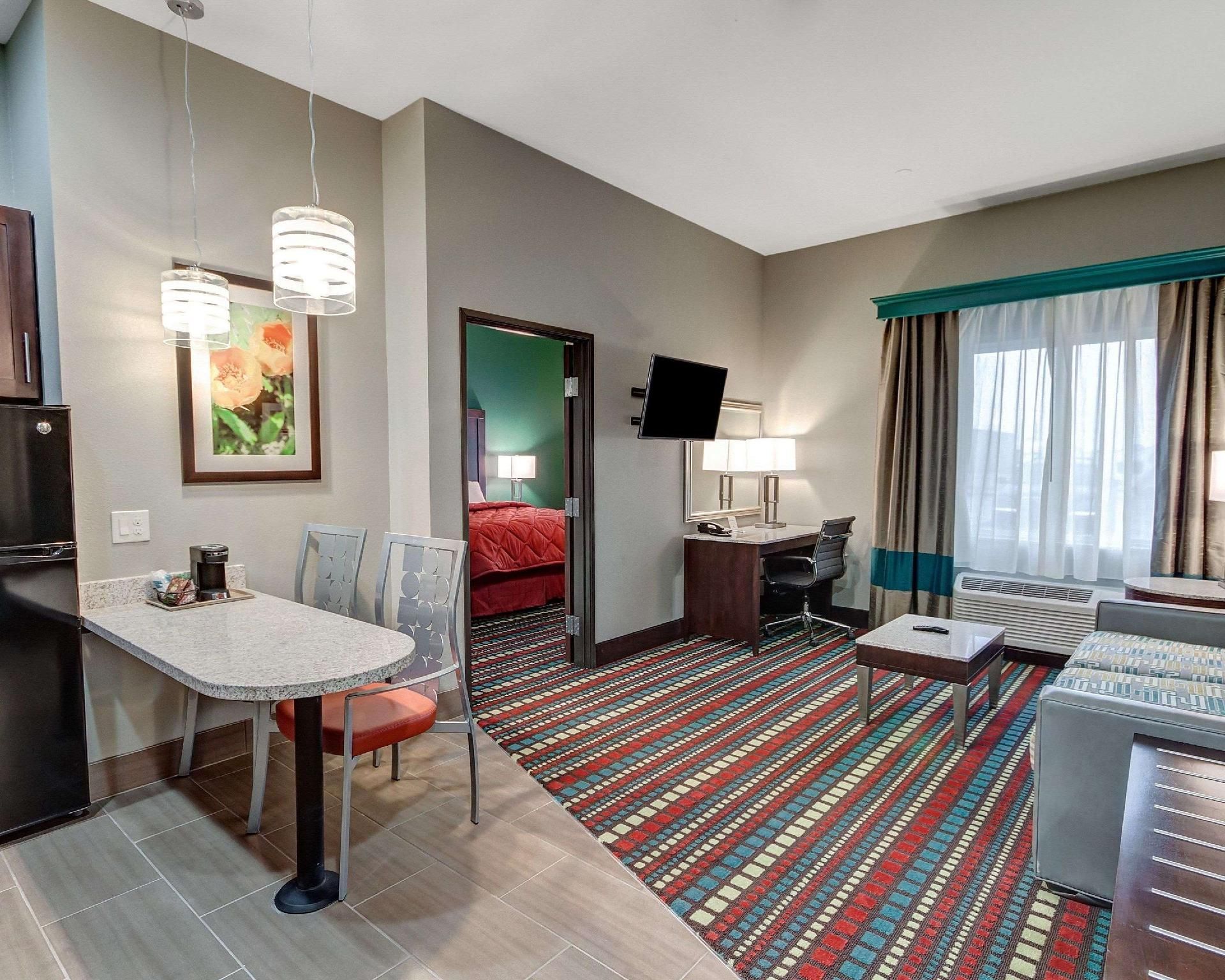 2 Queen Beds, Efficiency, Suite, Nonsmoking
