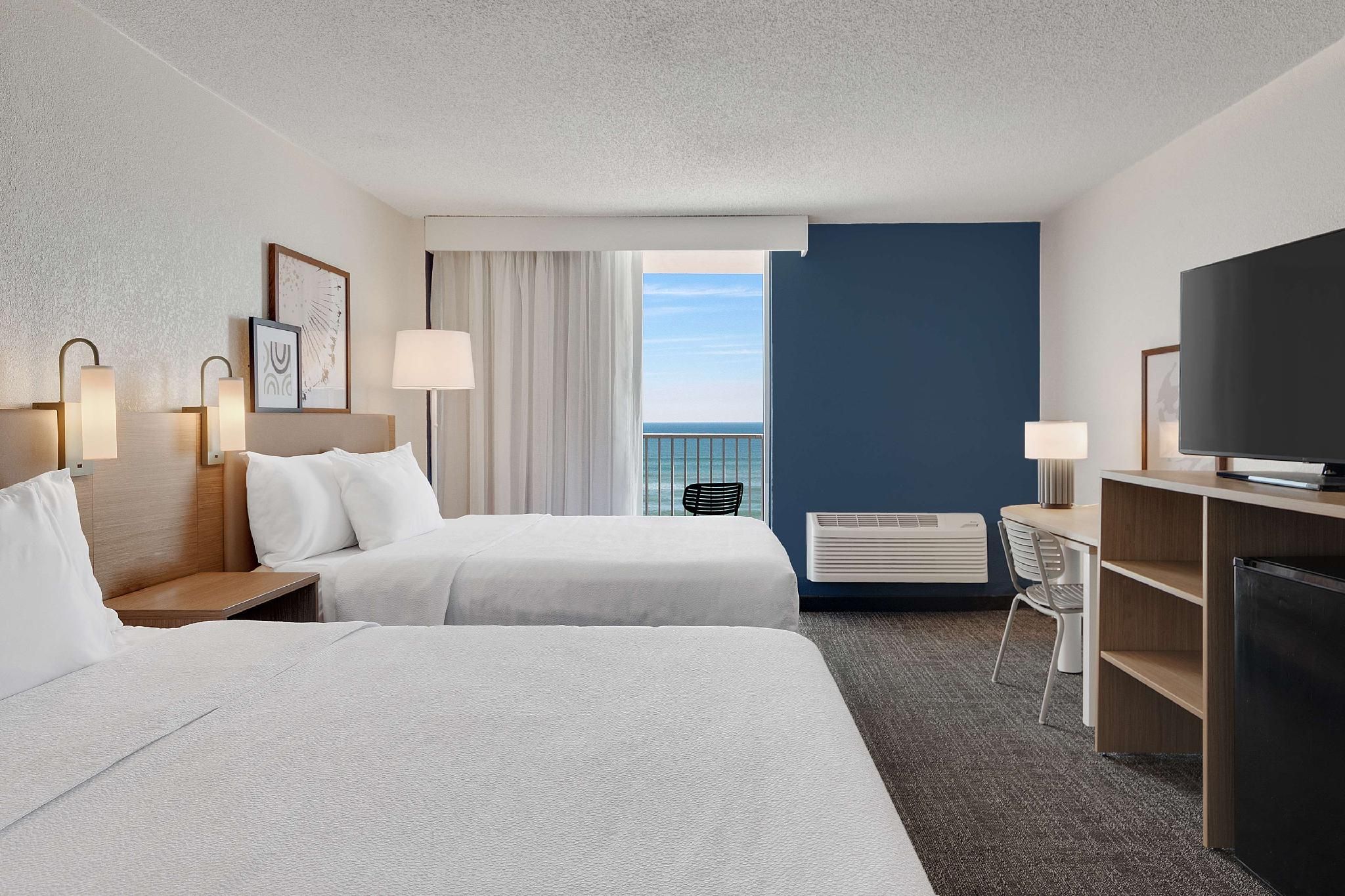 Spark by Hilton Ormond Beach Oceanfront 2 Queens W/ Sofabed