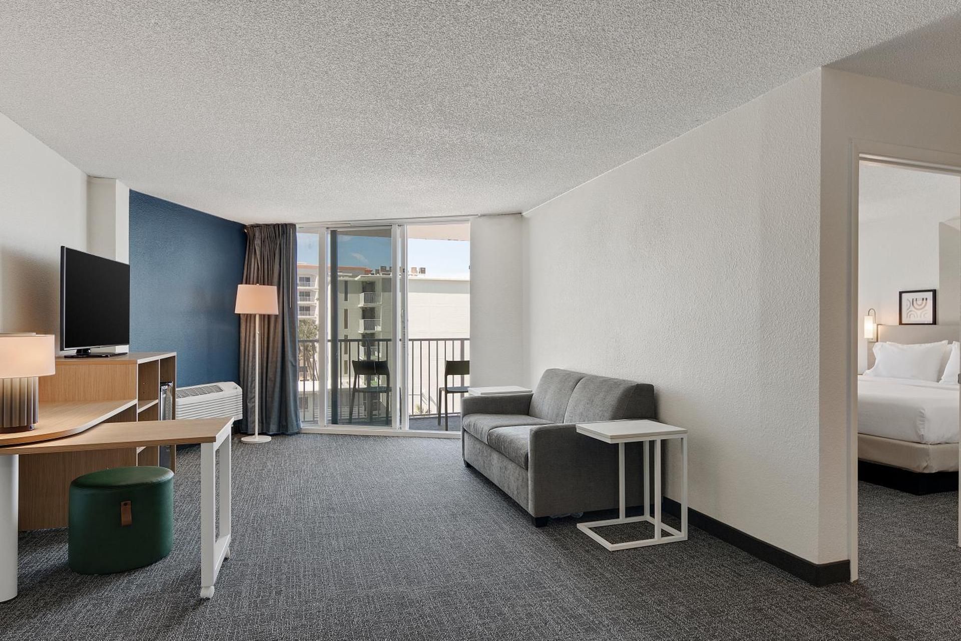 Spark by Hilton Ormond Beach Oceanfront 1 King Suite 3