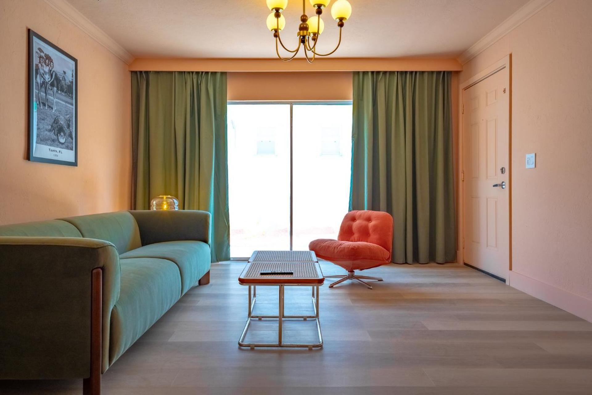 Apartment With Shared Bathroom