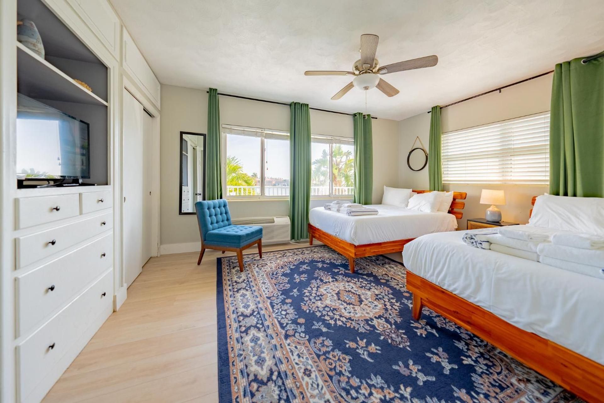 Apartment with Balcony