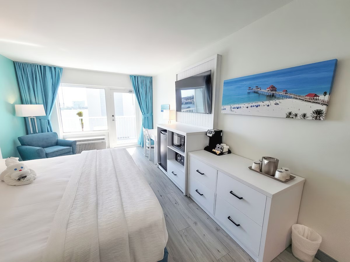 Chart House Marina Hotel Pool View