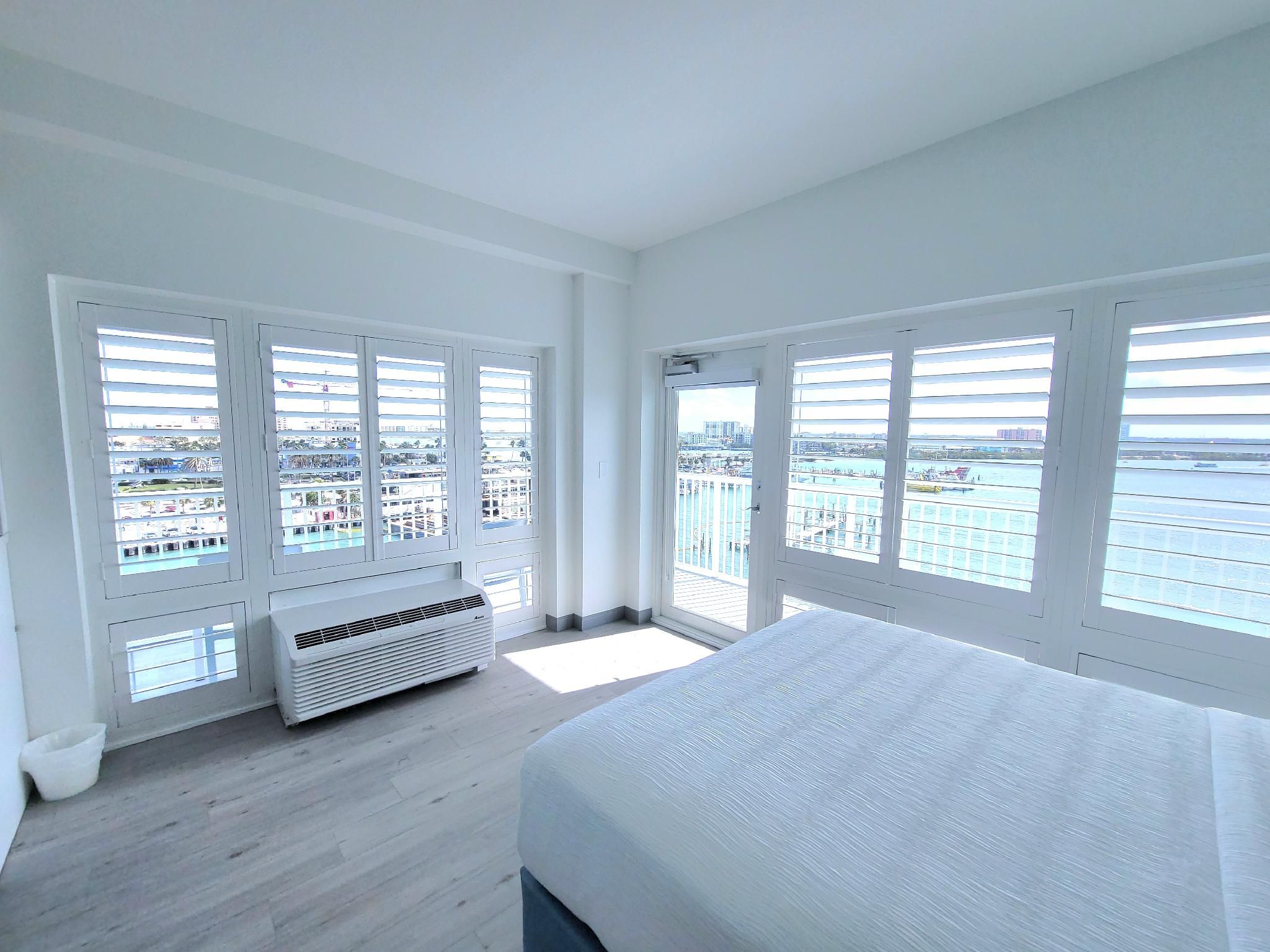 Chart House Marina Hotel Junior Suite 2