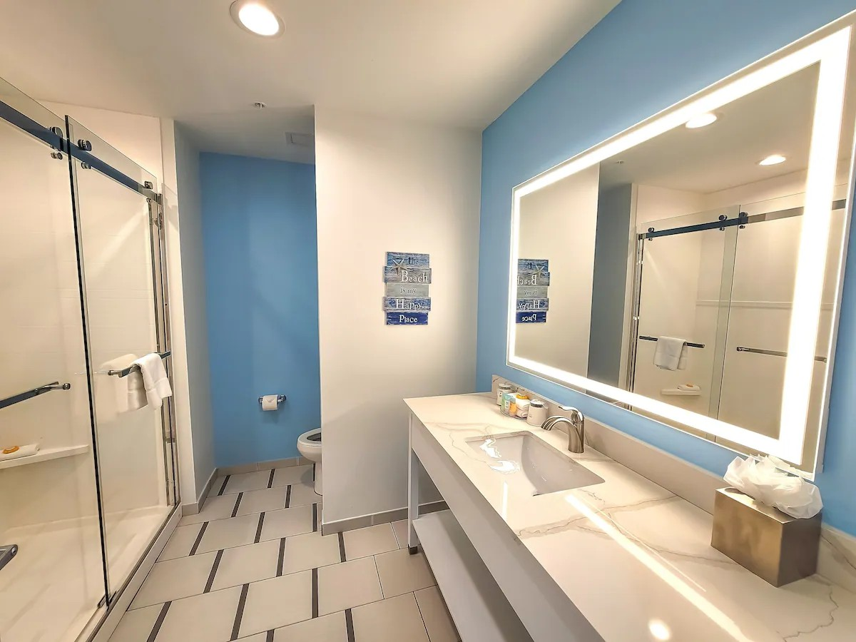 Chart House Marina Hotel Pool View 2