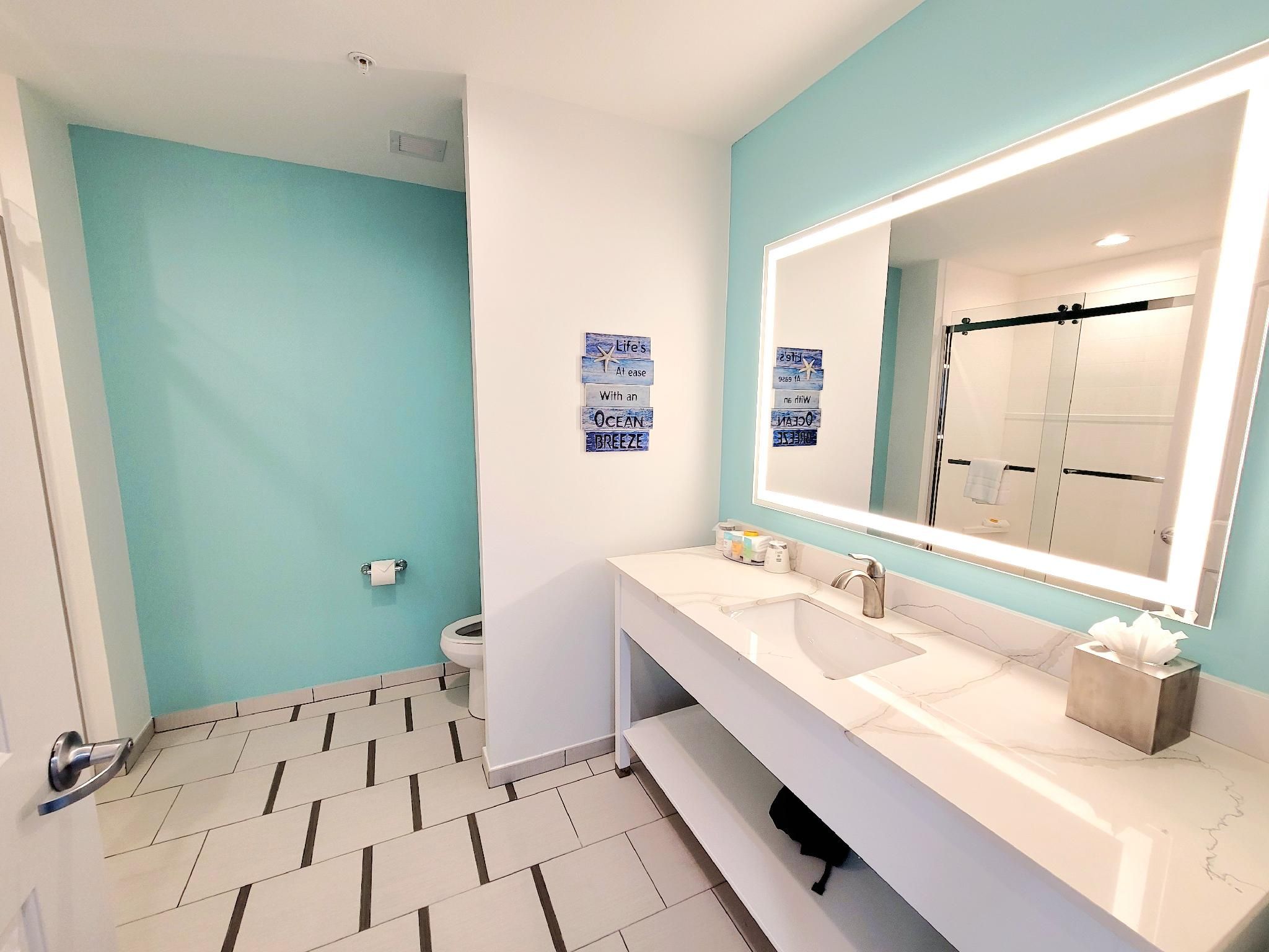 Chart House Marina Hotel Junior Suite 3