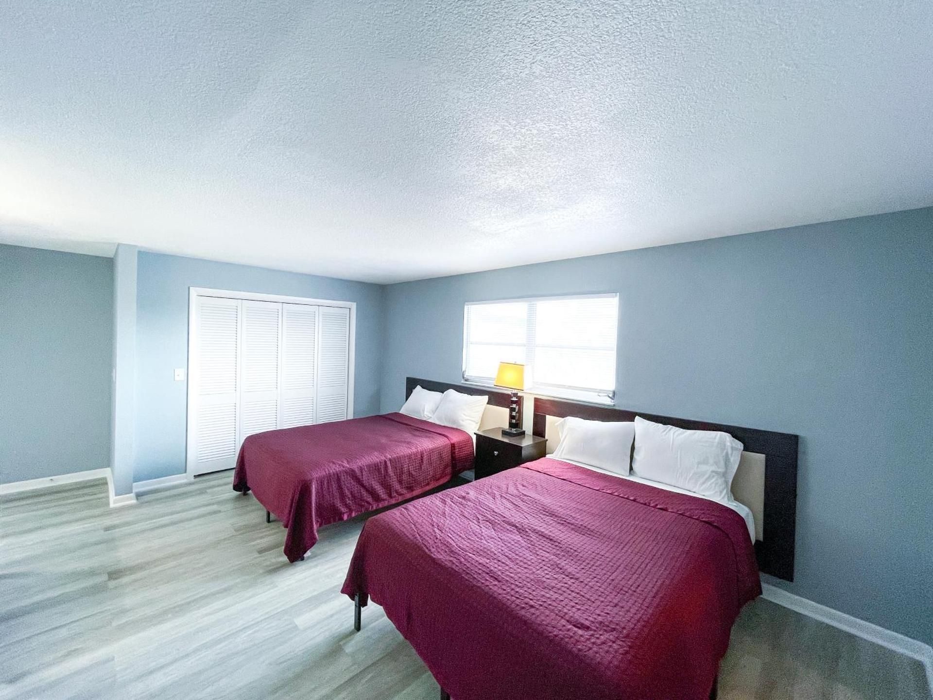 Sunrise Resort Motel South Deluxe Queen Suite