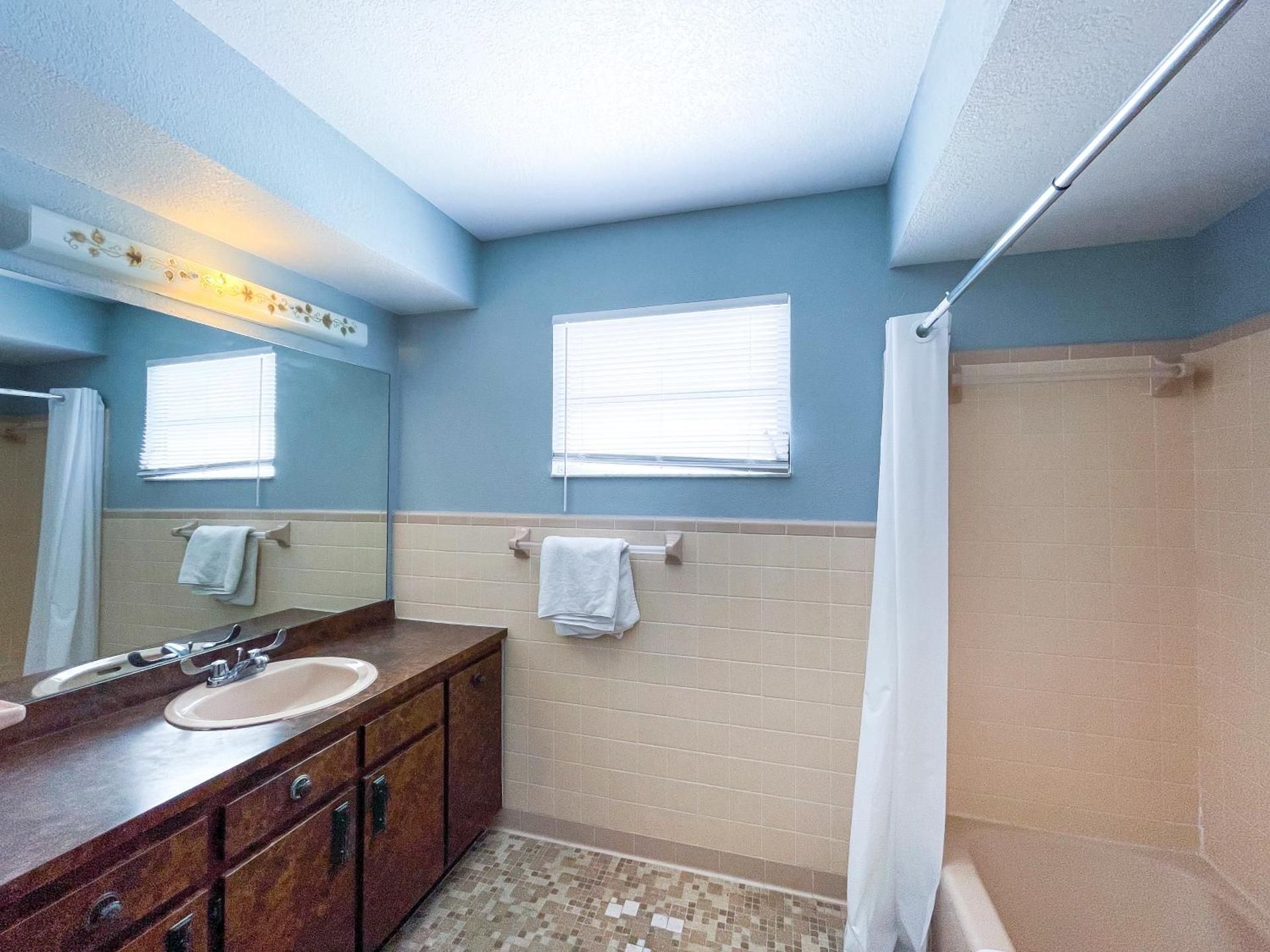 Sunrise Resort Motel South Deluxe Queen Suite 3