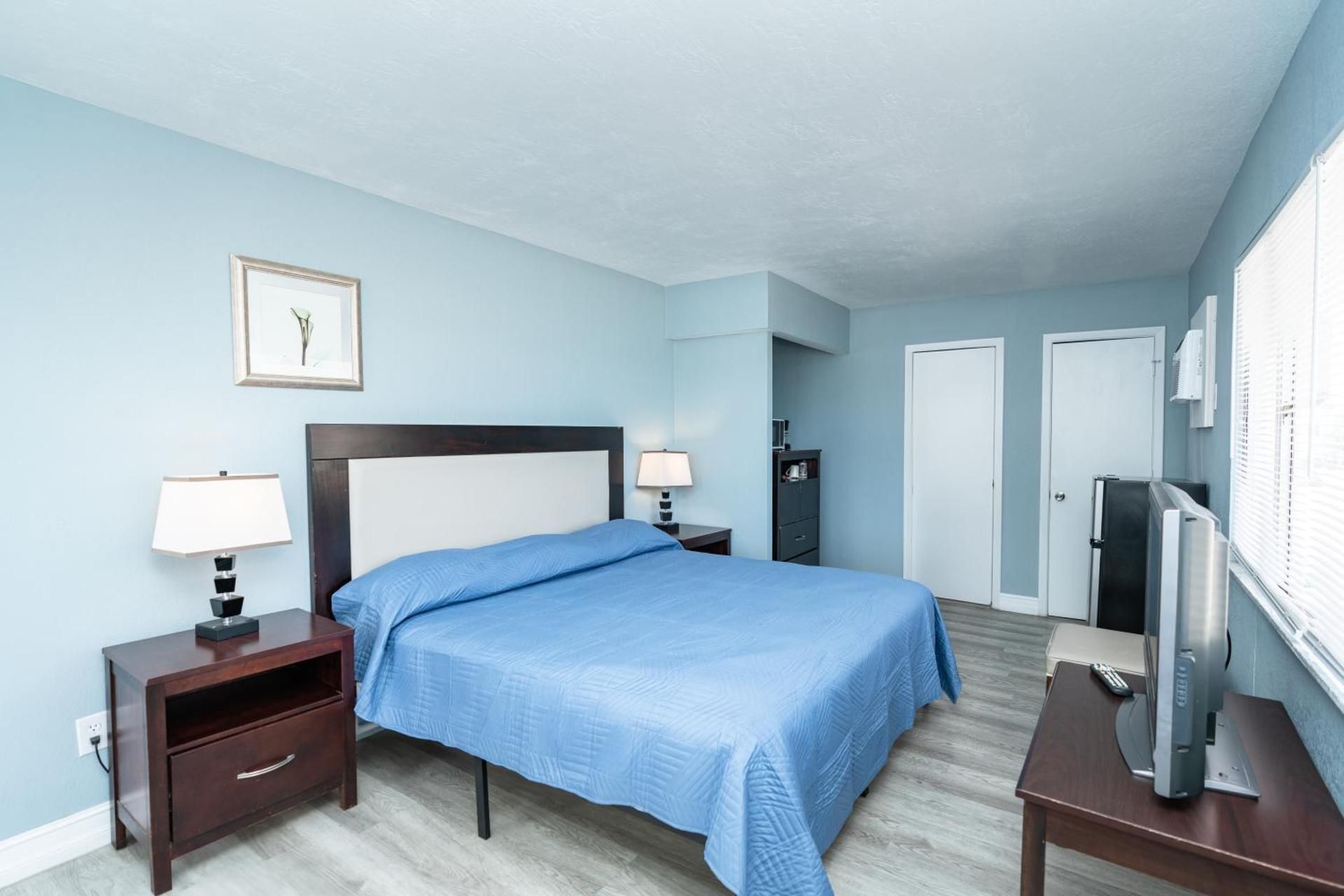 Sunrise Resort Motel South King Room