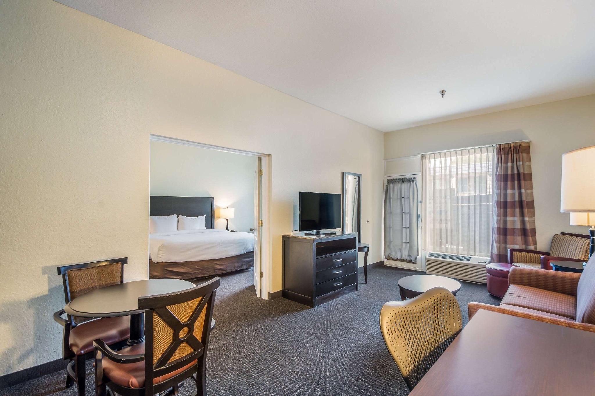 Clarion Inn & Suites Central Clearwater Beach 1 King Bed, Suite, Nonsmoking