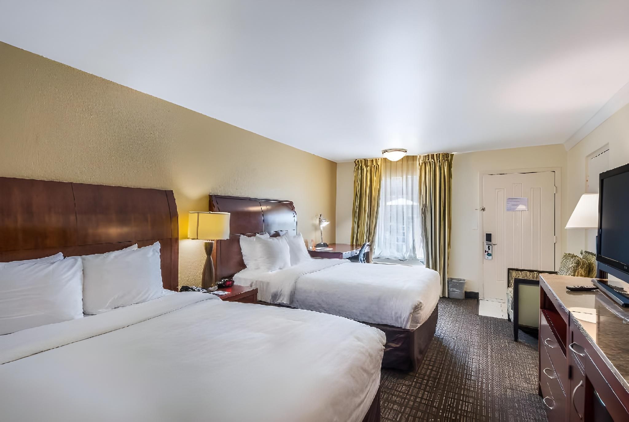 2 Double Beds, Nonsmoking, Accessible