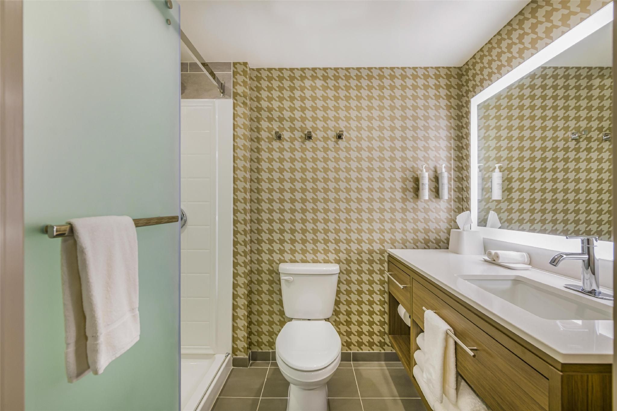 Home2 Suites by Hilton Guntersville 2 Queen Beds Studio Suite Water View 3