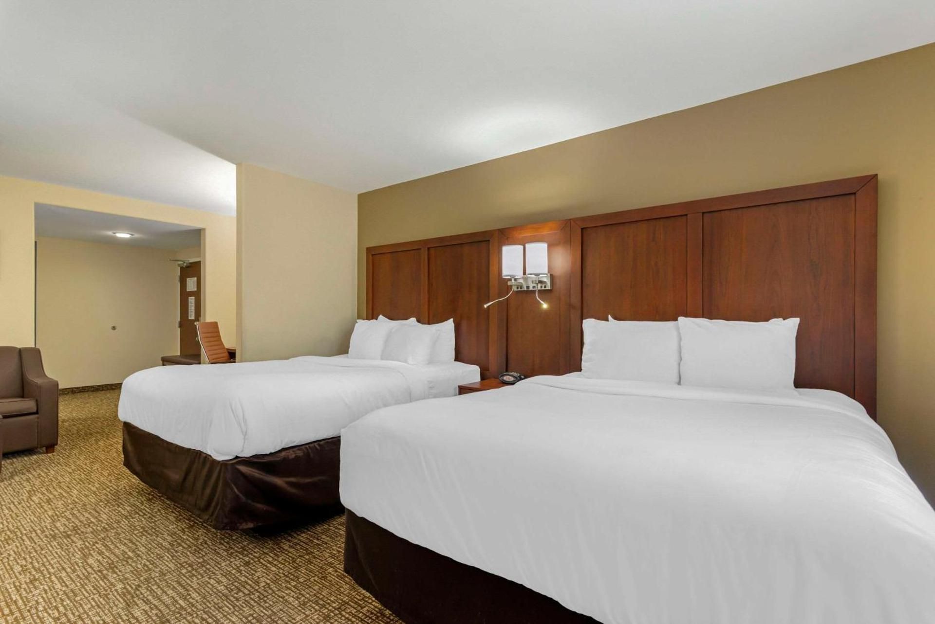 Queen Suite with Two Queen Beds - Accessible/Non-Smoking