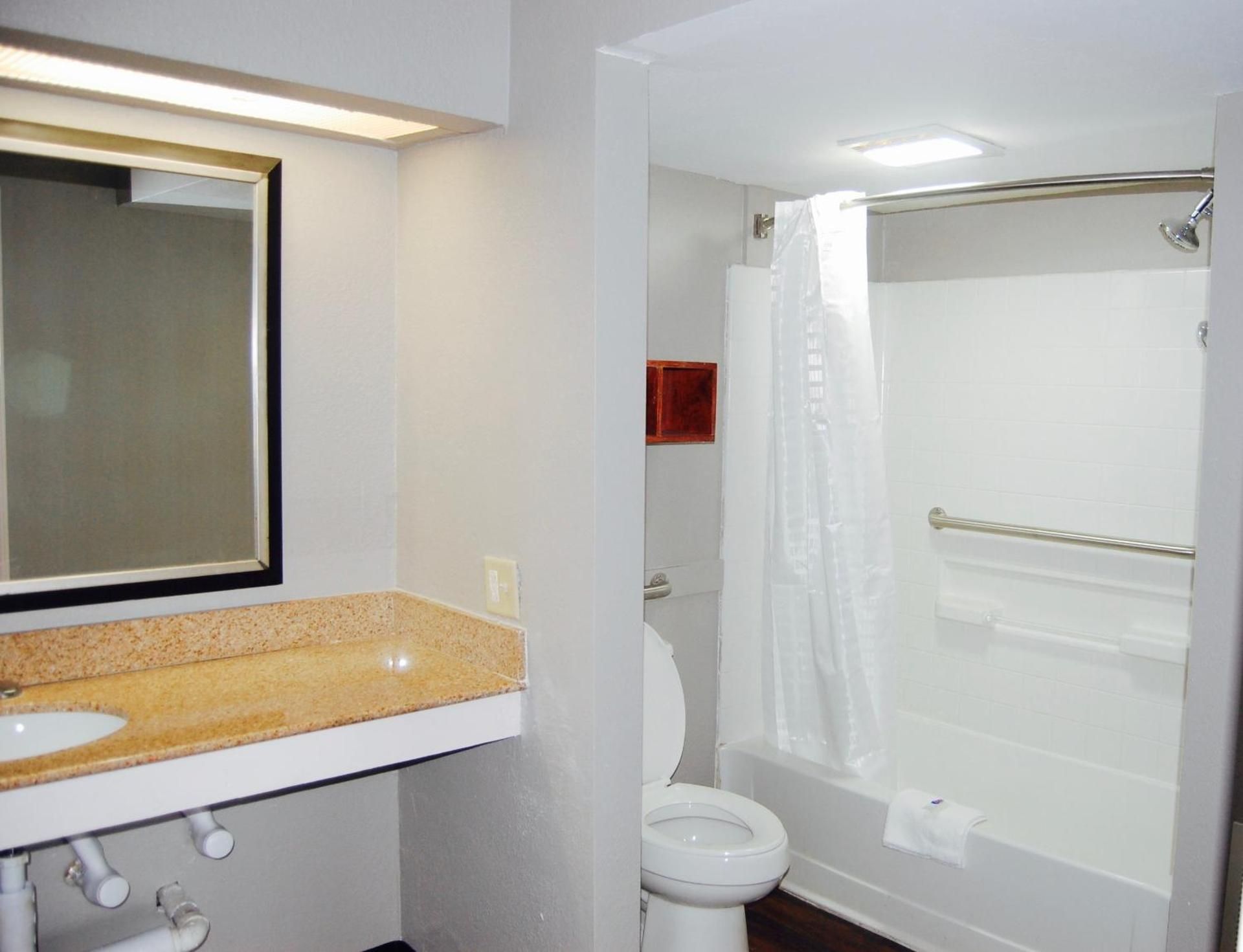 King Room - Disability Access - Smoking