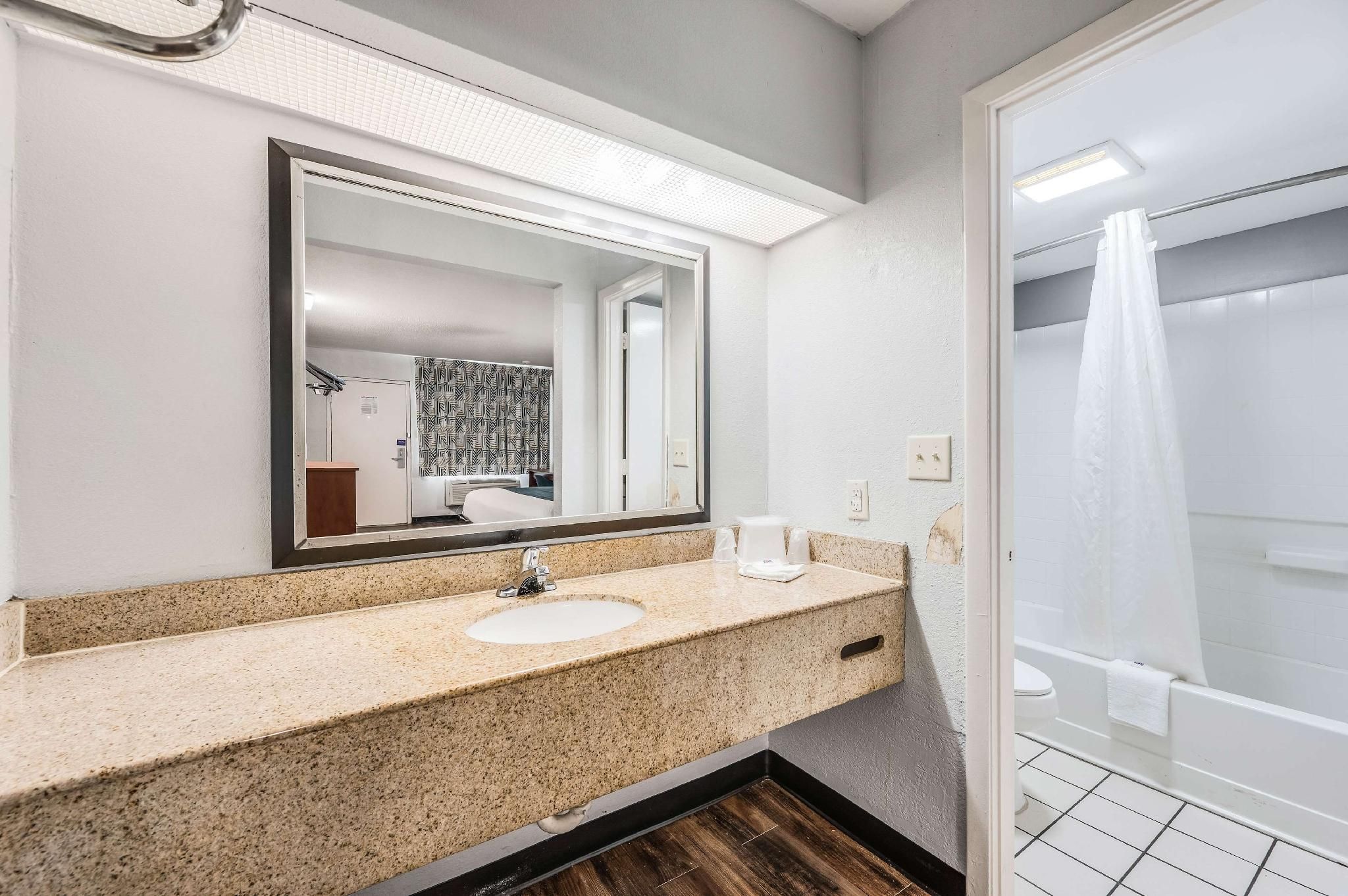 Deluxe Queen Room with Two Queen Beds - Non-Smoking