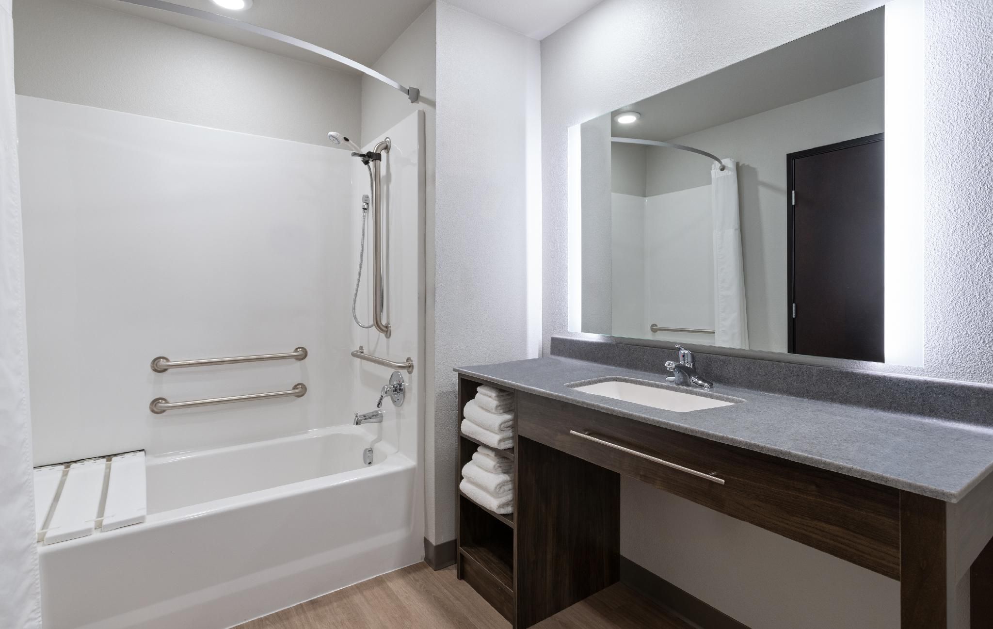 My Place Hotel - Redding, CA 1 Queen Mobility Accessible 2